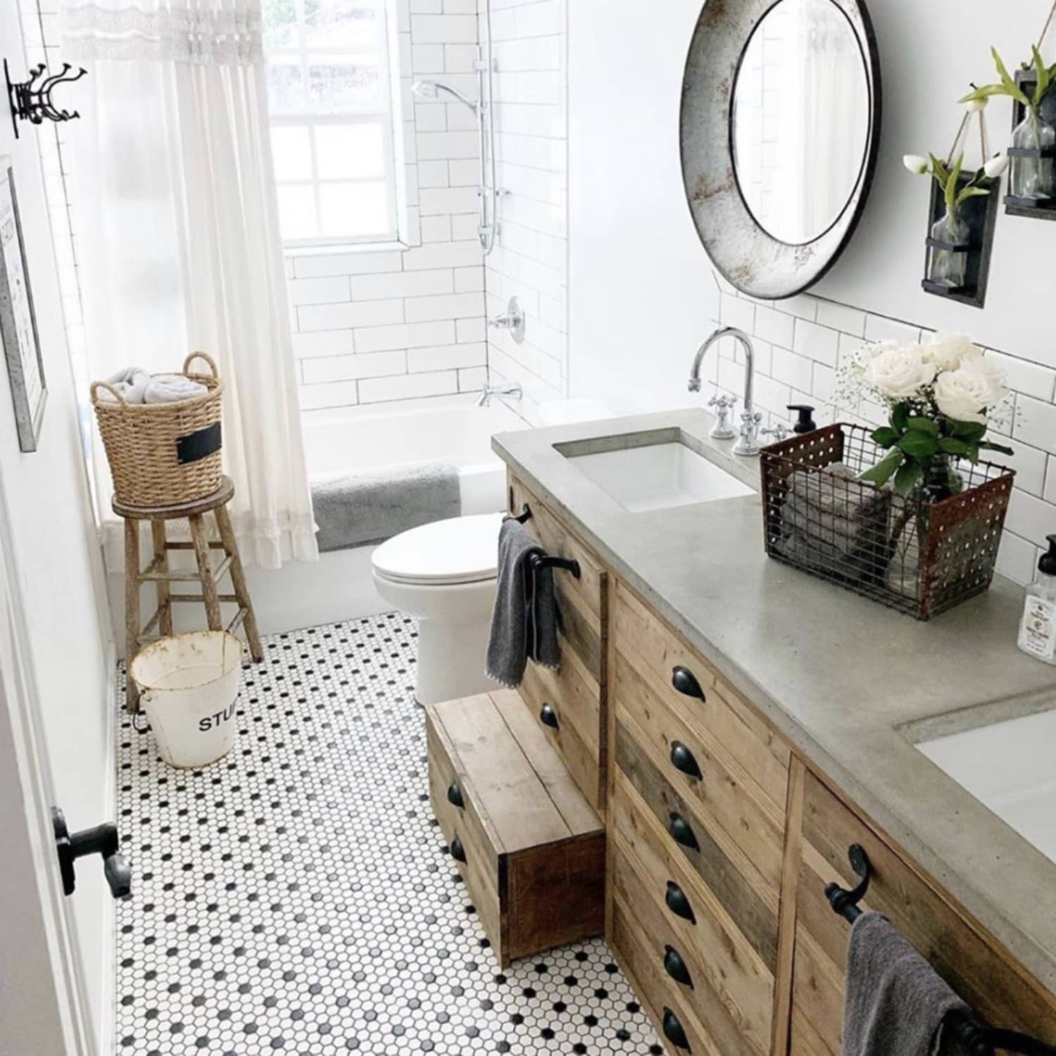 The Best Farmhouse Bathroom Decor Farmhouse Bathroom Decor Ideas