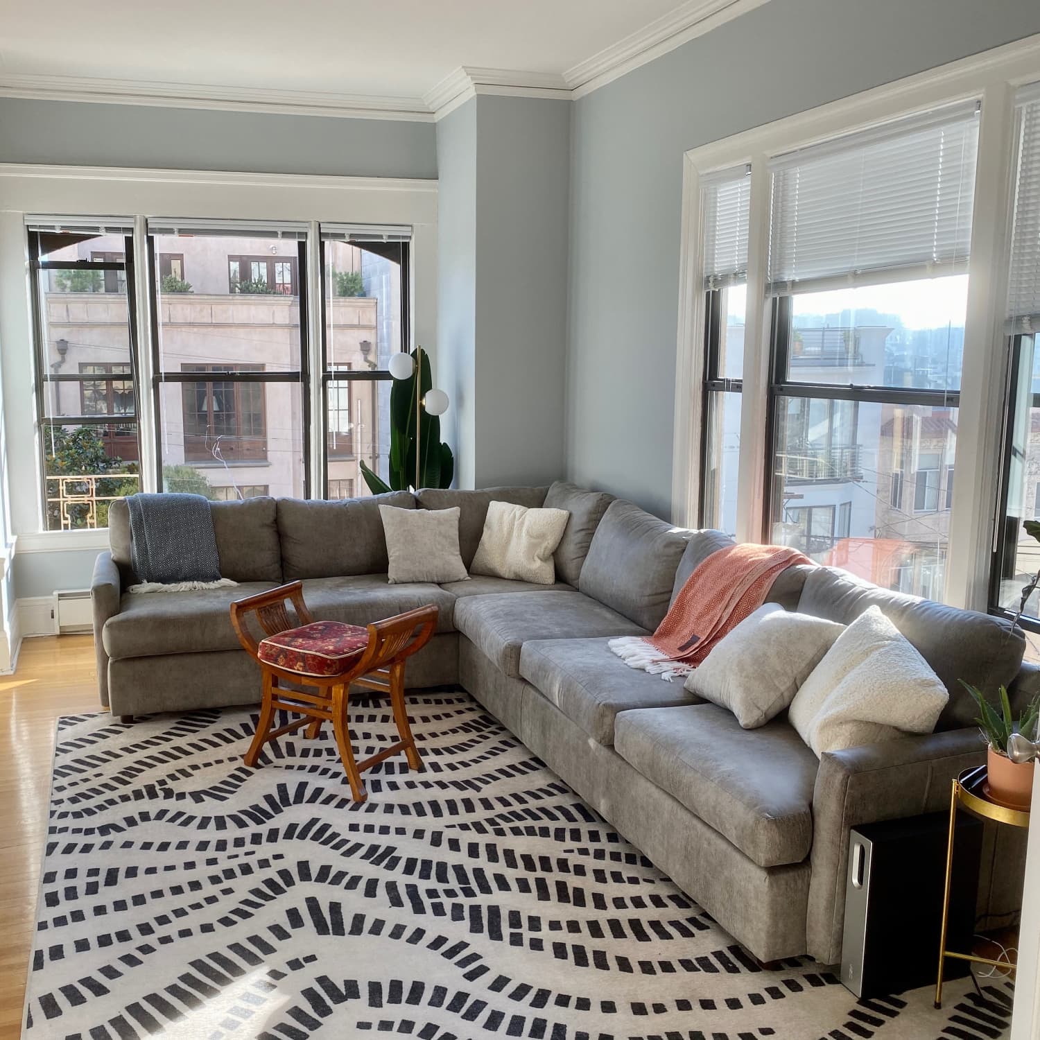 How To Decorate A Living Room Without A Coffee Table Apartment Therapy
