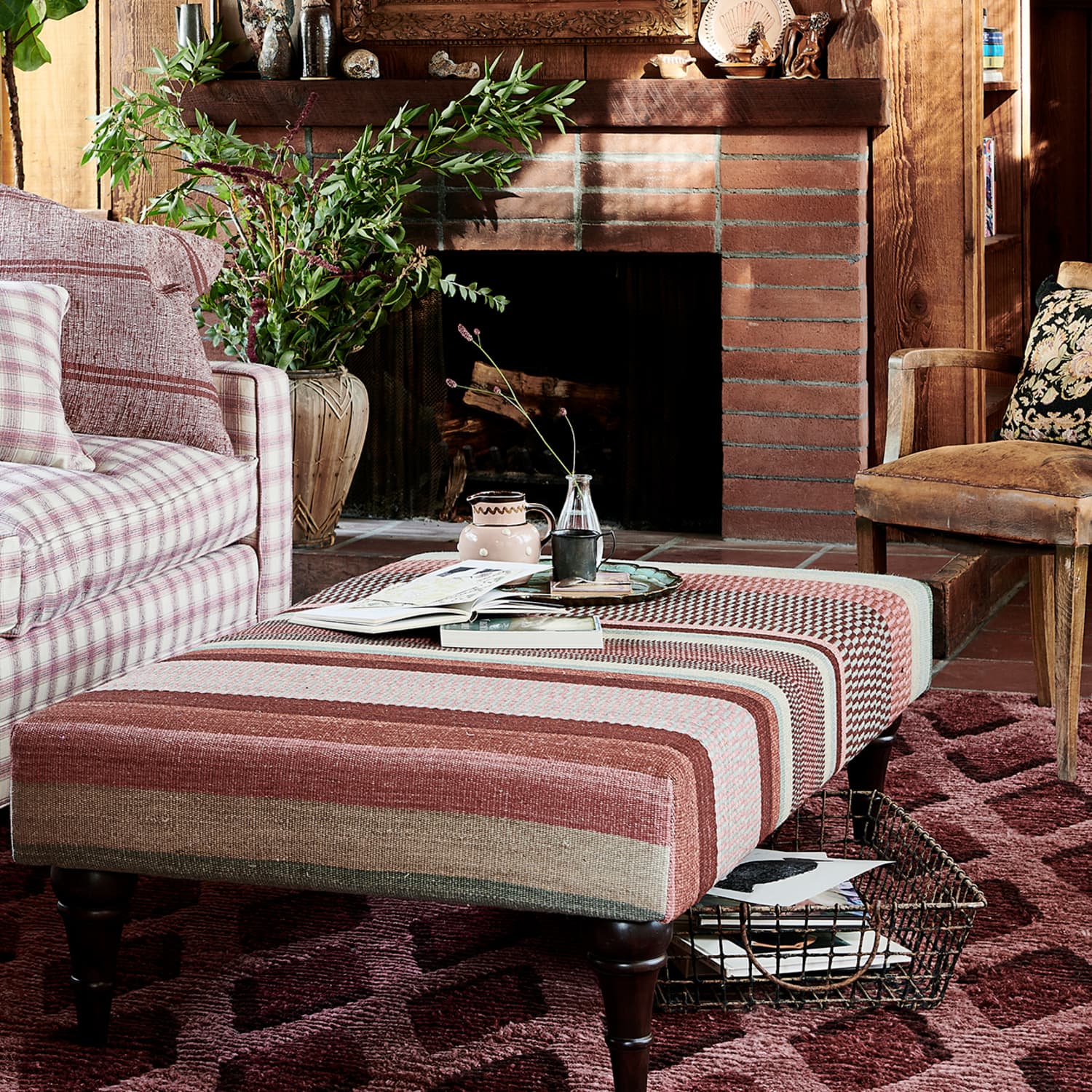 https://cdn.apartmenttherapy.info/image/upload/f_jpg,q_auto:eco,c_fill,g_auto,w_1500,ar_1:1/at%2Fstyle%2Fhadley-square-arm-upholstered-sofa-87-pink-plaid-horizontal