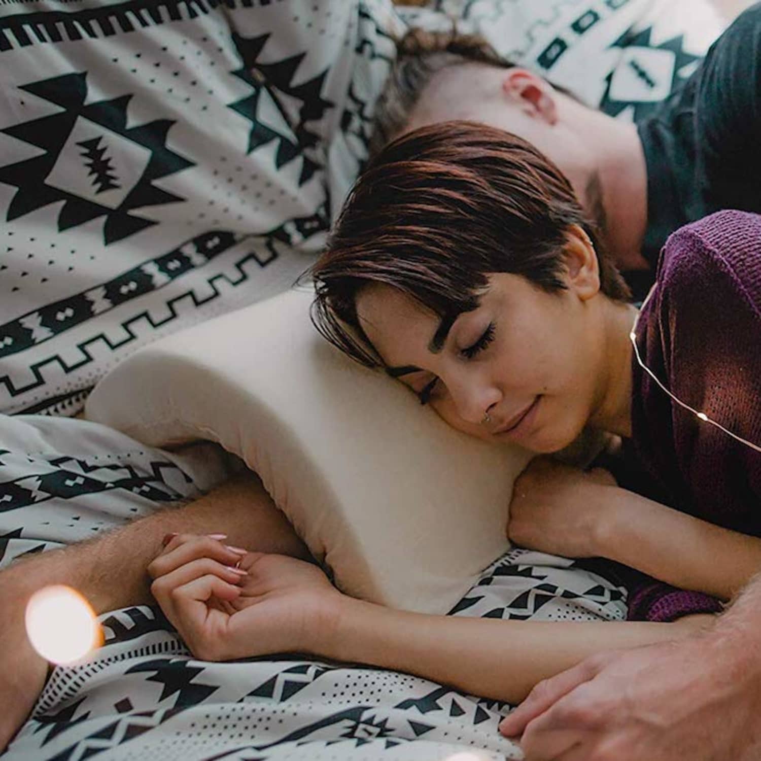 Pillow to keep arm from falling asleep 2025