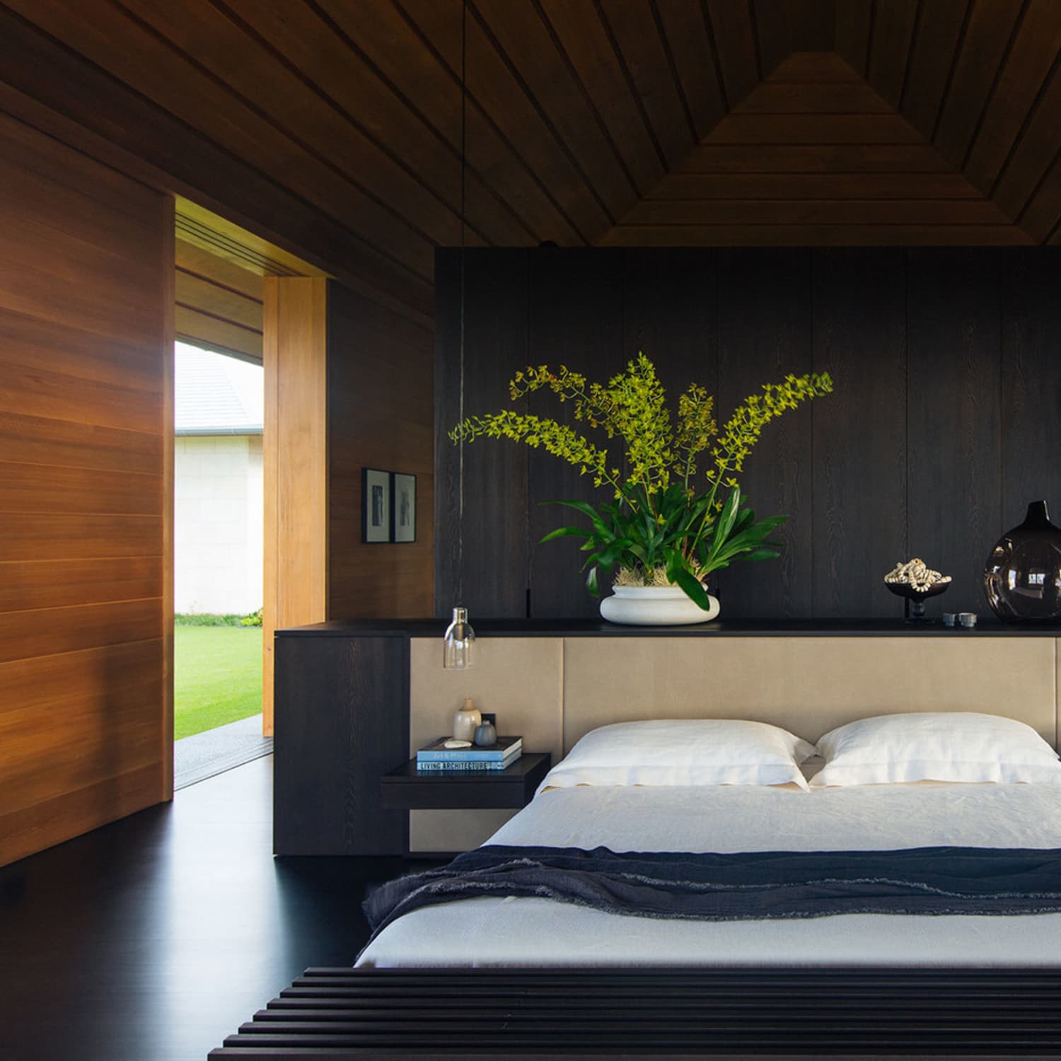 Low bed shop design