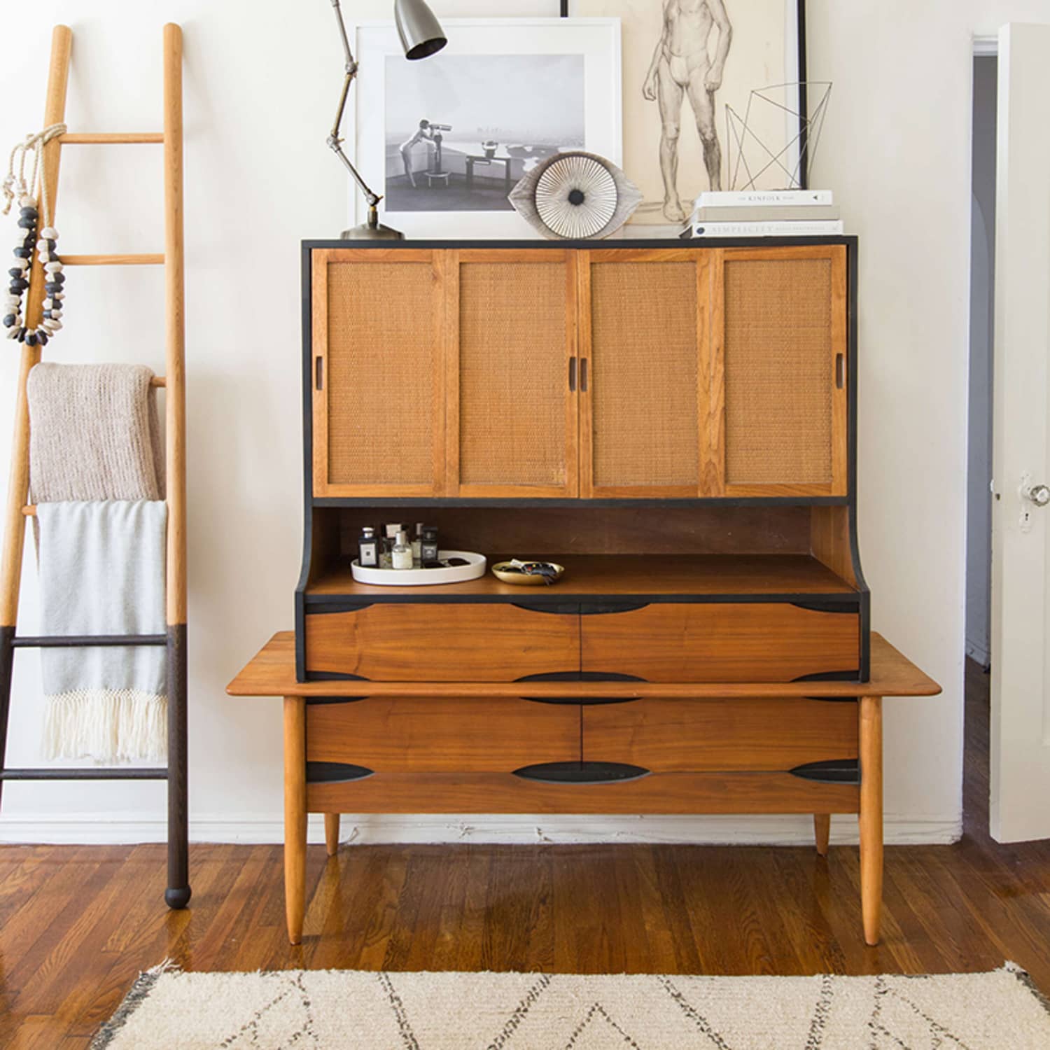 Companies that shop buy furniture