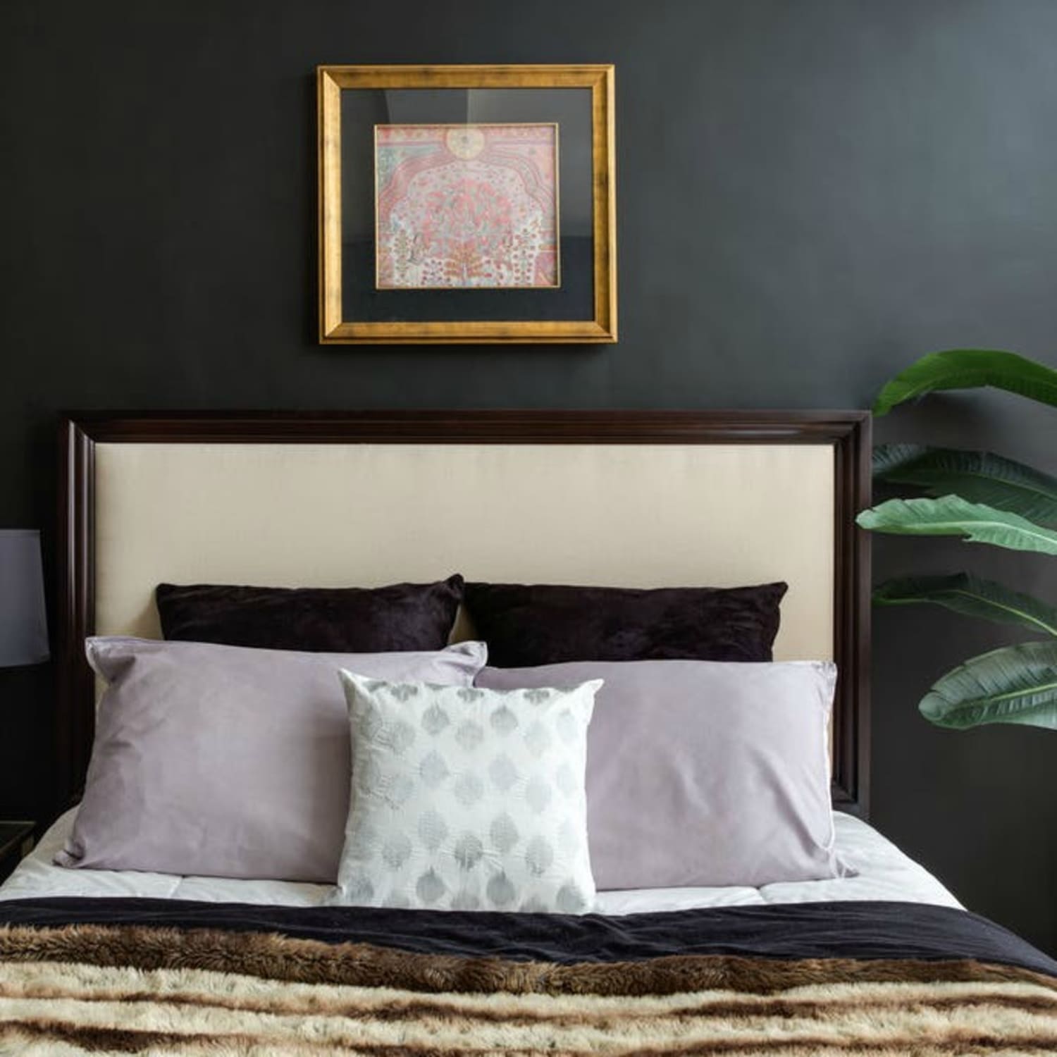 How to decorate sales your bed with pillows