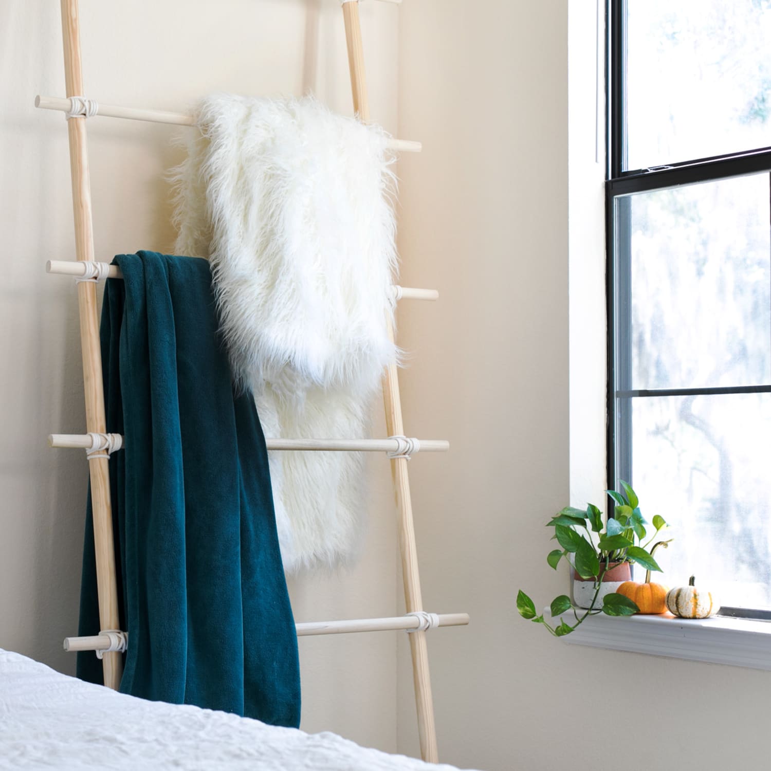 Diy blanket ladder with dowels new arrivals