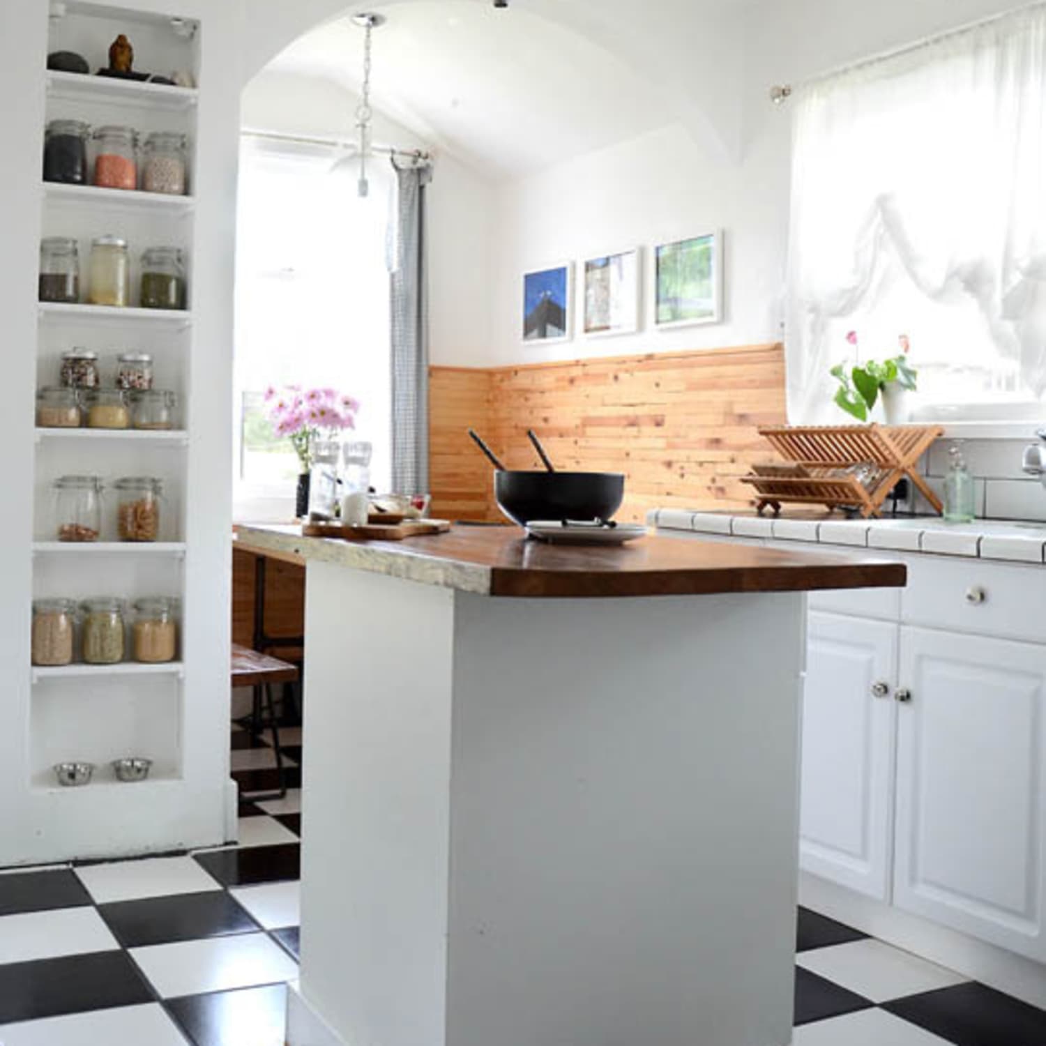 Between shop cabinet storage