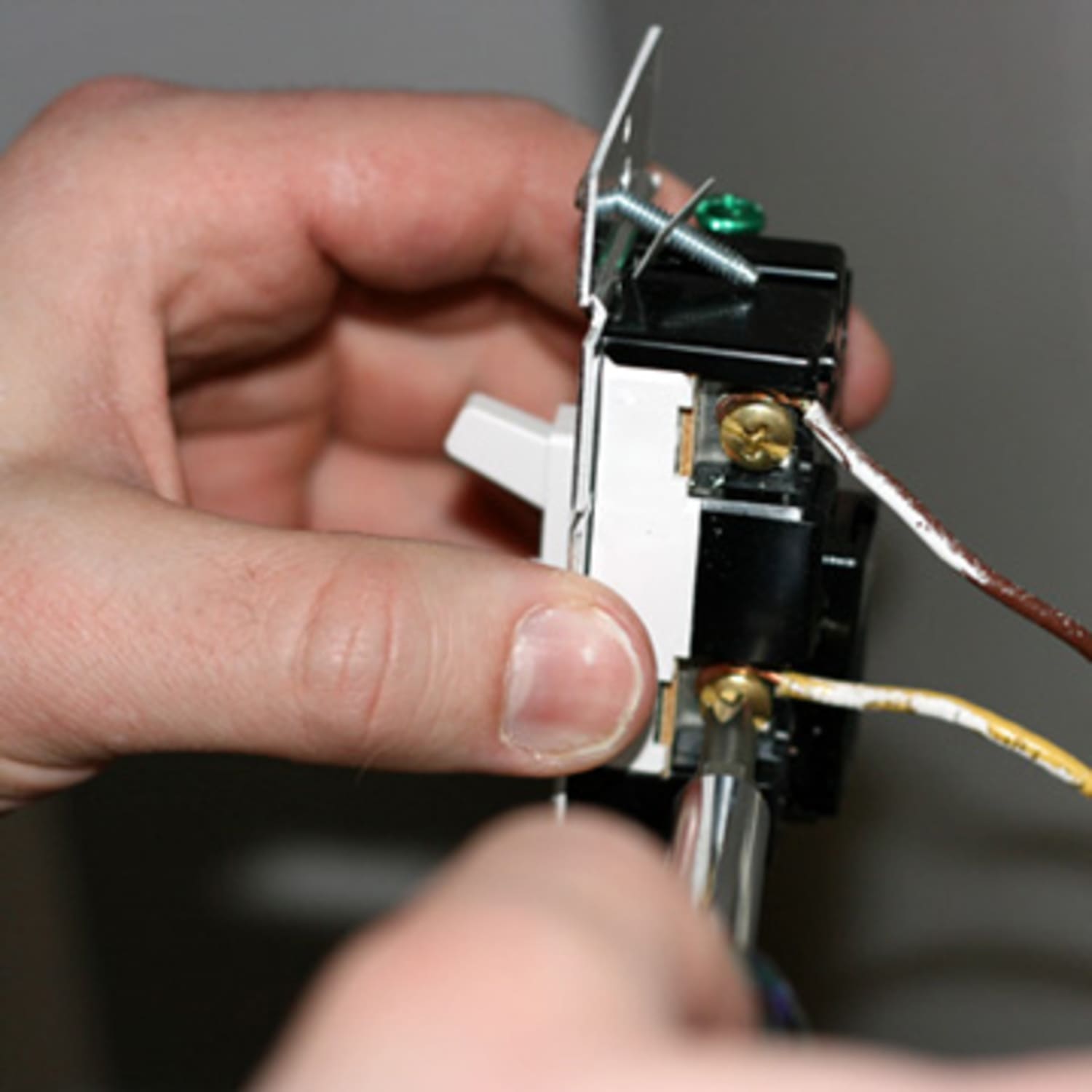 Installing a new arrivals dimmer switch