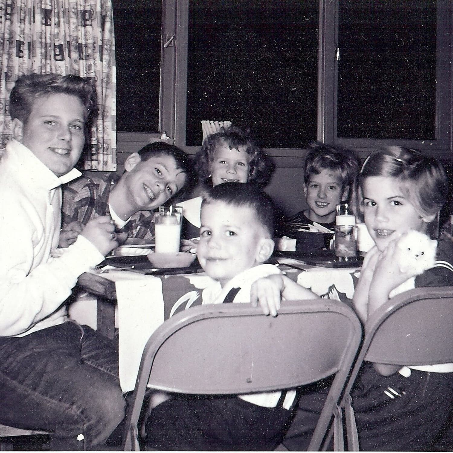 Why I Embrace the Kids Table at Thanksgiving The Kitchn