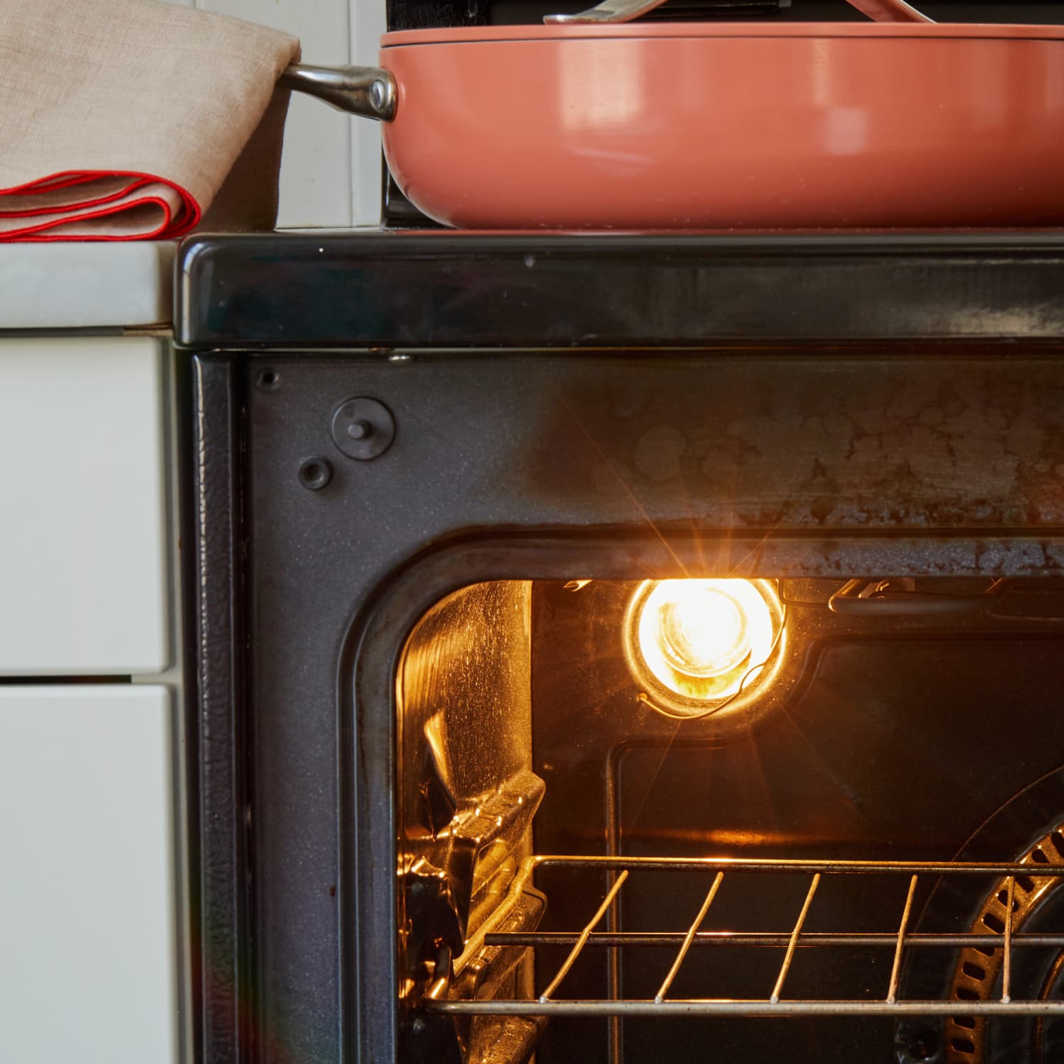 Oven replacement light bulb hot sale