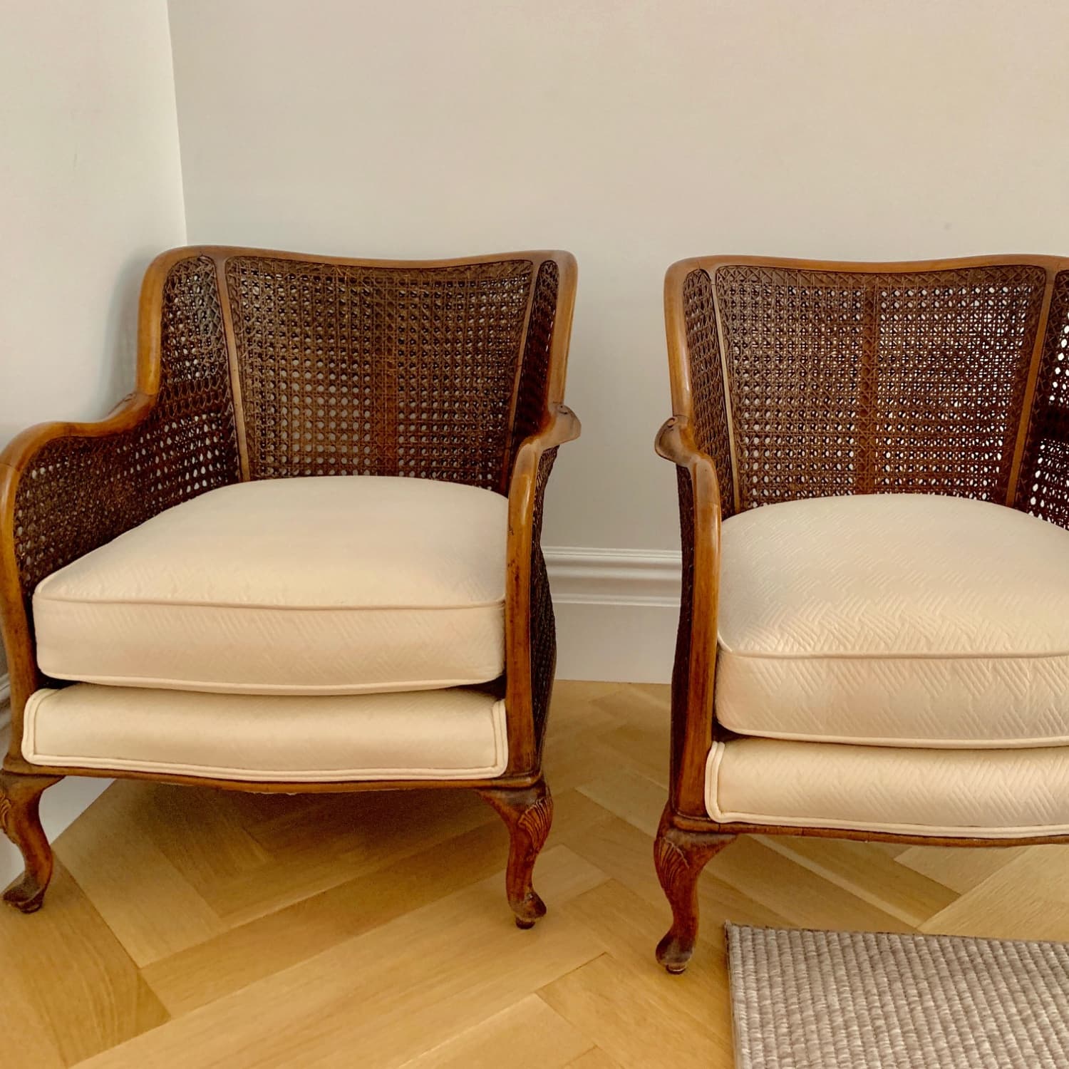 Snag These 7 Amazing Armchairs on Bazaar Apartment Therapy