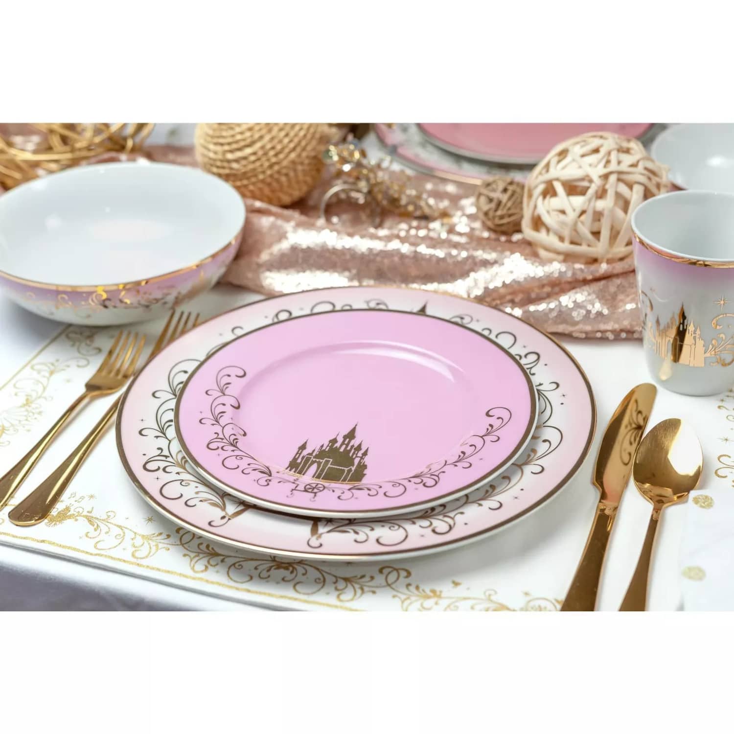 Disney plates set hotsell