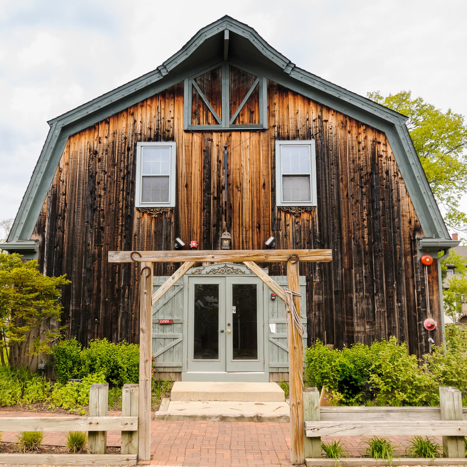 Barn Condominiums Houses & Apartments For Rent In Beacon Hill At