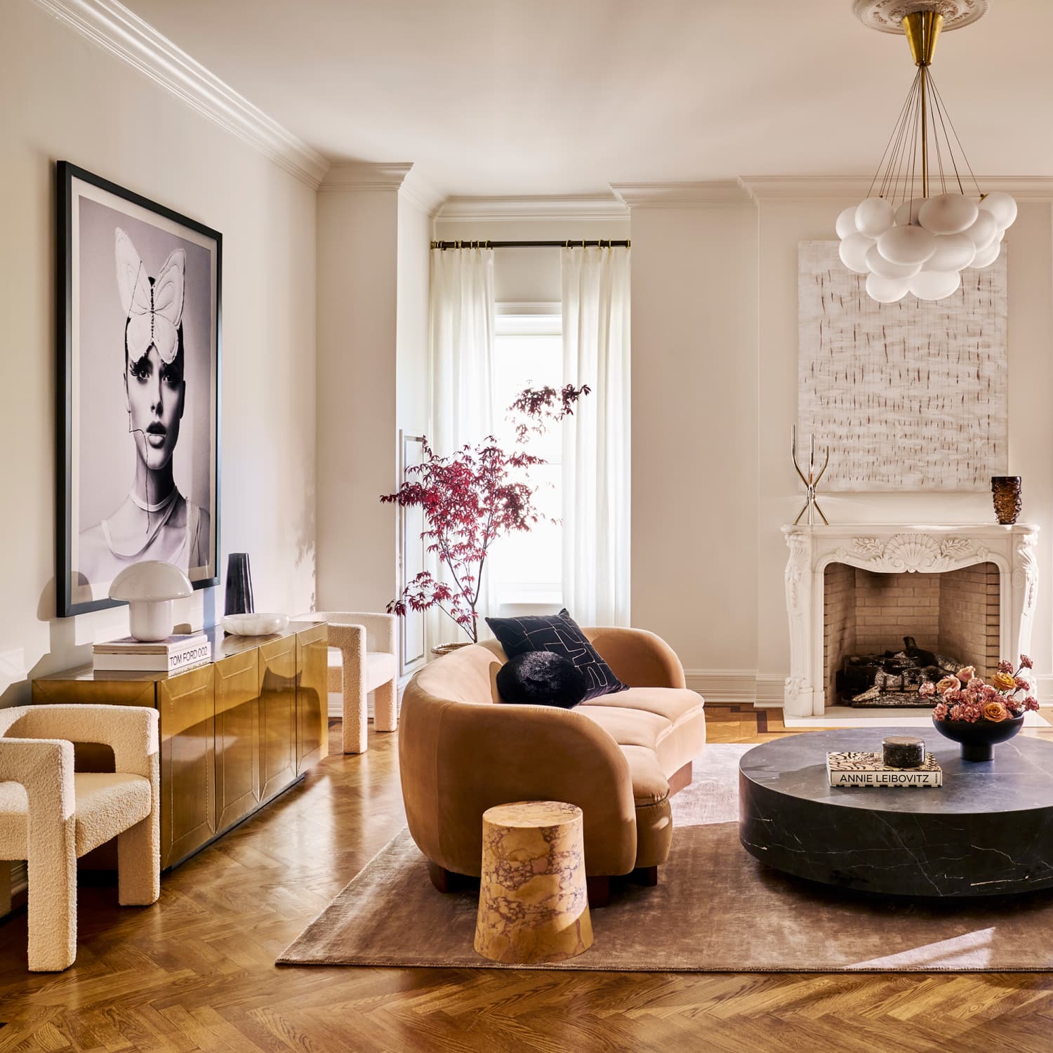 C2b furniture store
