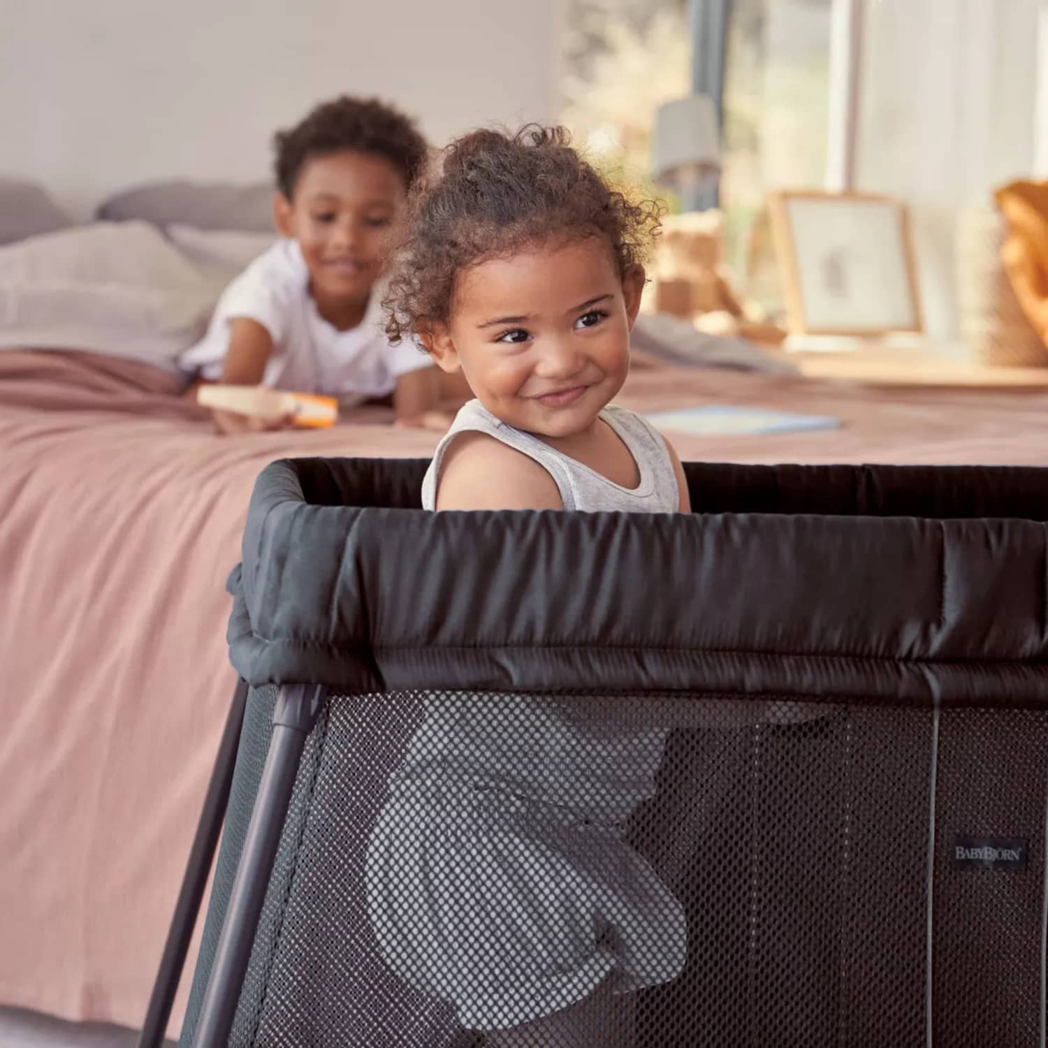 Inflatable travel shop cot bed