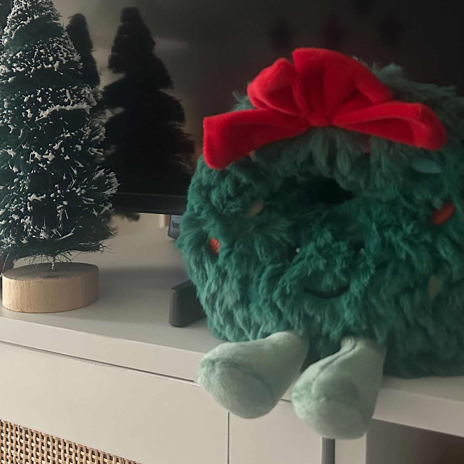 This $5 Target Wreath Plushie Is My Cutest Holiday Decor | Dorm