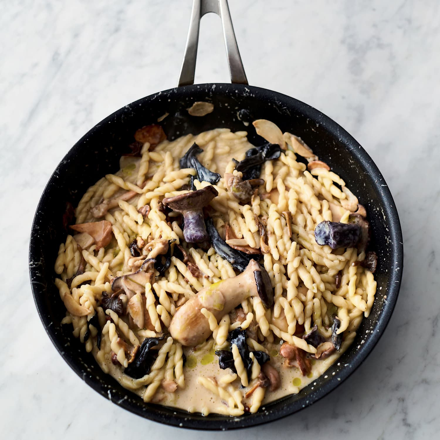 Jamie Oliver S 5 Ingredient Garlic Mushroom Pasta Kitchn