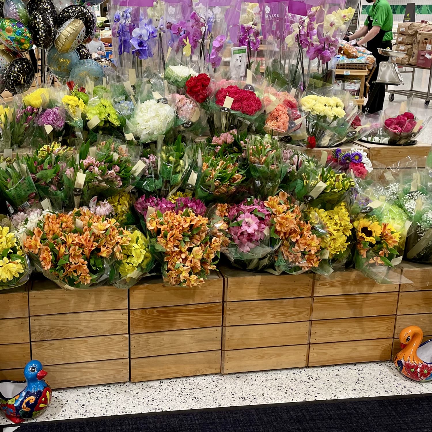 16 Insider Secrets to Picking Beautiful Flowers at the Grocery Store