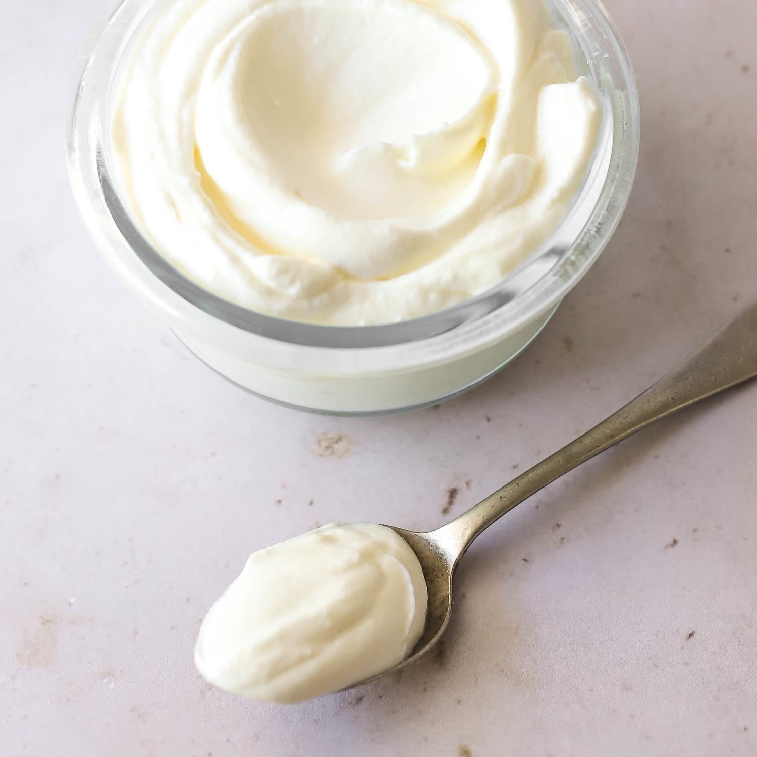 How to Make Sour Cream (Easy Recipe Using 2 Ingredients)