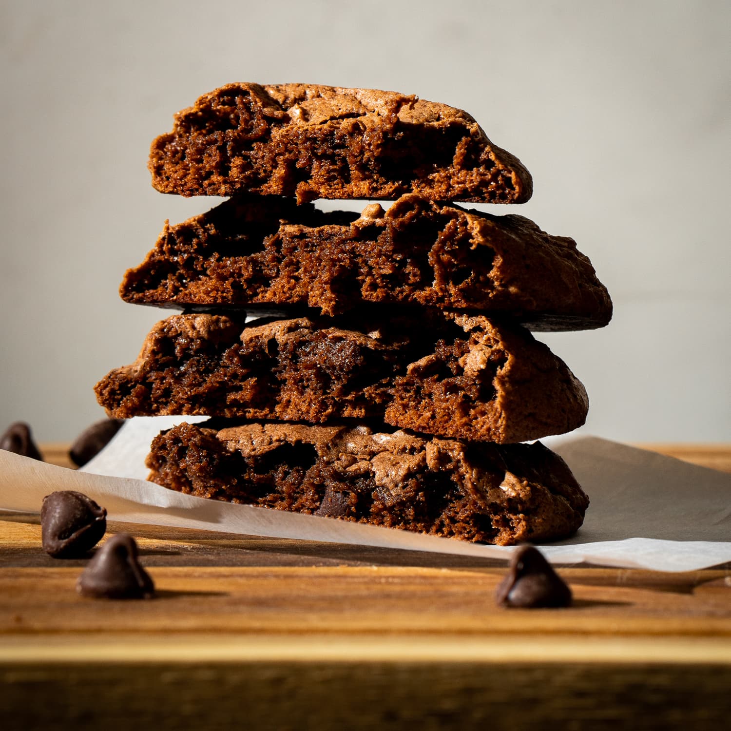 https://cdn.apartmenttherapy.info/image/upload/f_jpg,q_auto:eco,c_fill,g_auto,w_1500,ar_1:1/k%2FEdit%2F2023-05-joanna-gaines-brownie-cookies-recipe-review%2Fjoanna-gaines-brownie-cookies-recipe-review-5550