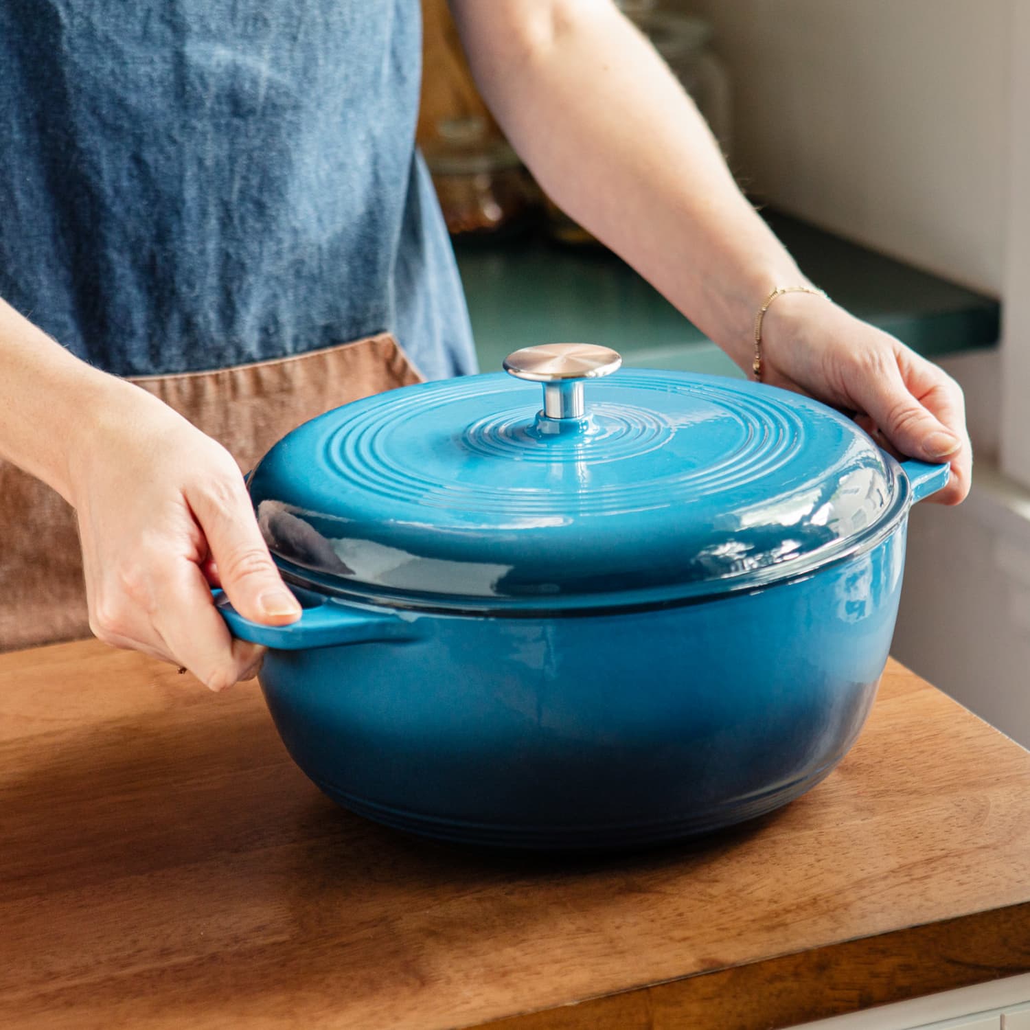 Cornflower Blue Lodge Enameled Dutch Oven Blue Cast-Iron Dutch