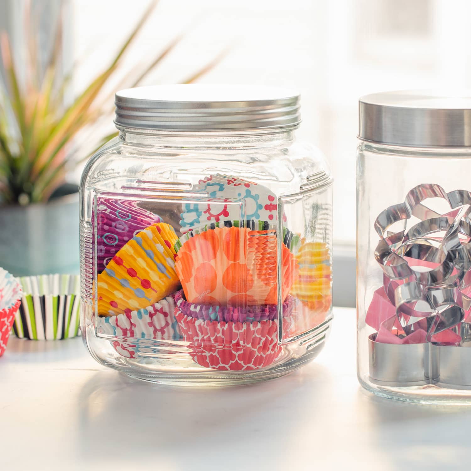 Pretty & Functional Ways to Organize Baking Supplies (pans