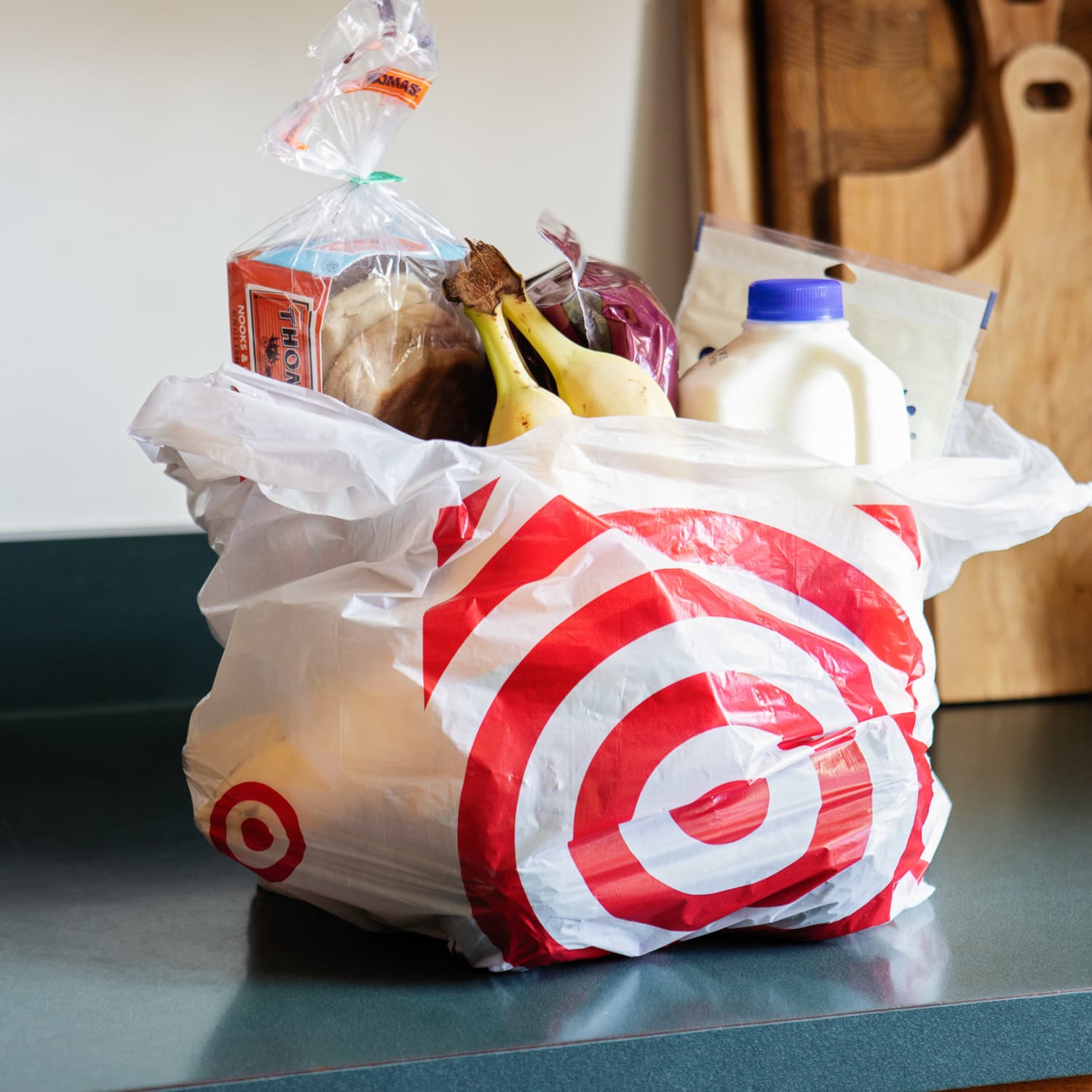 Don't throw away your shopping bags! Let's make a cute tote bag