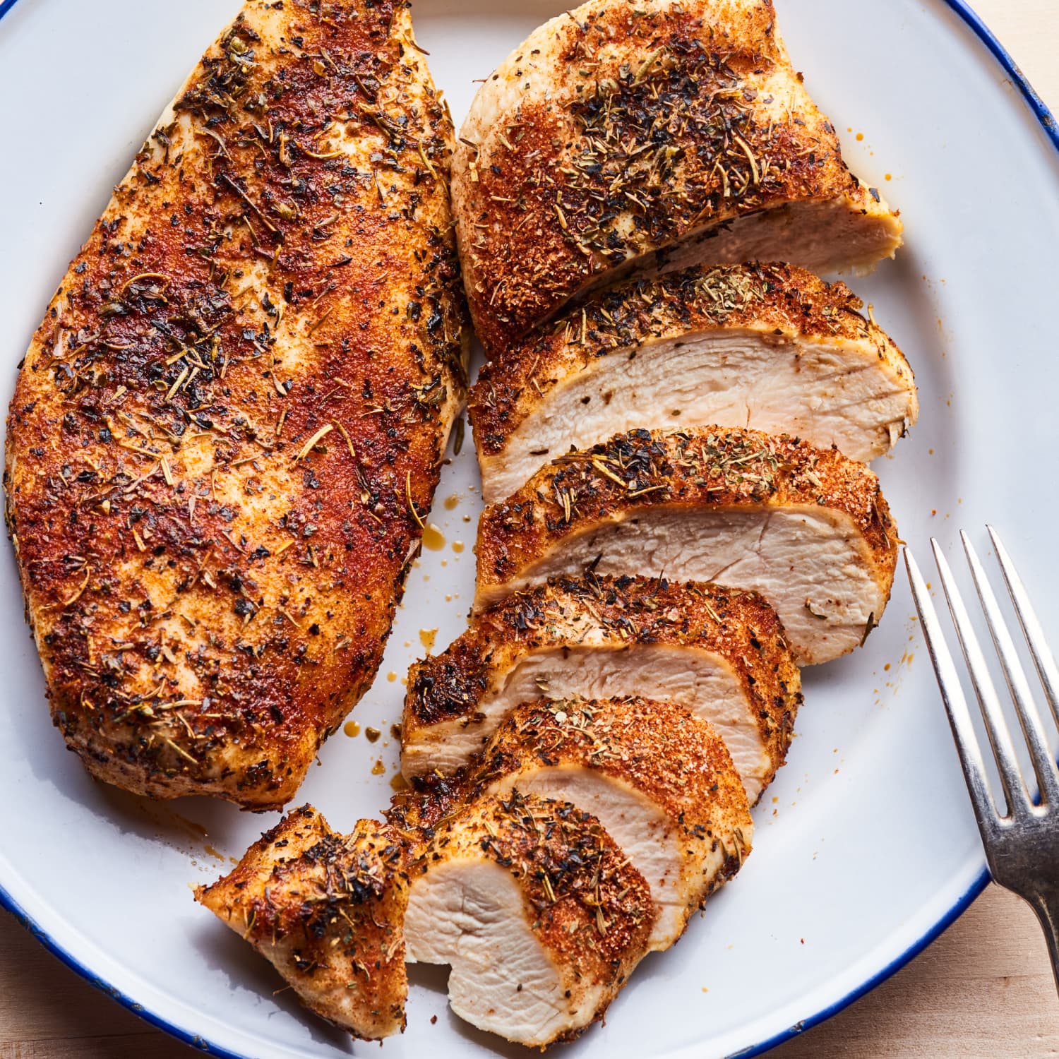 How Long To Cook Thin Chicken Breast In Air Fryer : After the first 7 minutes, open the air fryer and flip the chicken on the other side then continue cooking (cook for 3 minutes, depending on the size of the chicken breast used).