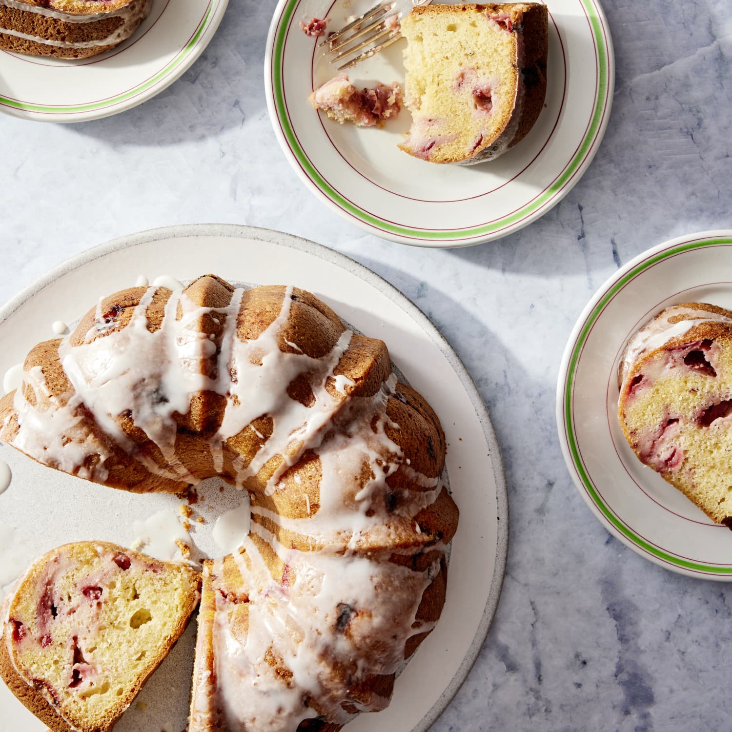 Mini Pound Cakes with Strawberry Glaze - Kitchen Divas