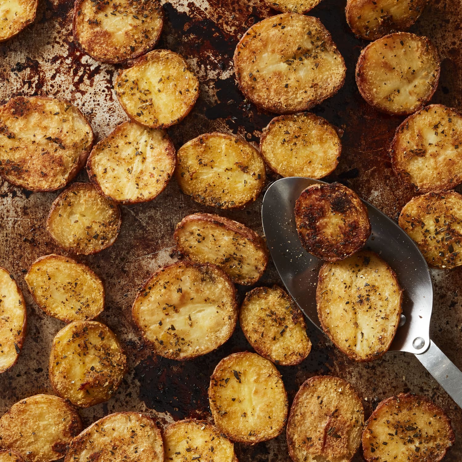 Crispy Roasted Red Potatoes (with yummy seasoning!) - Fit Foodie Finds