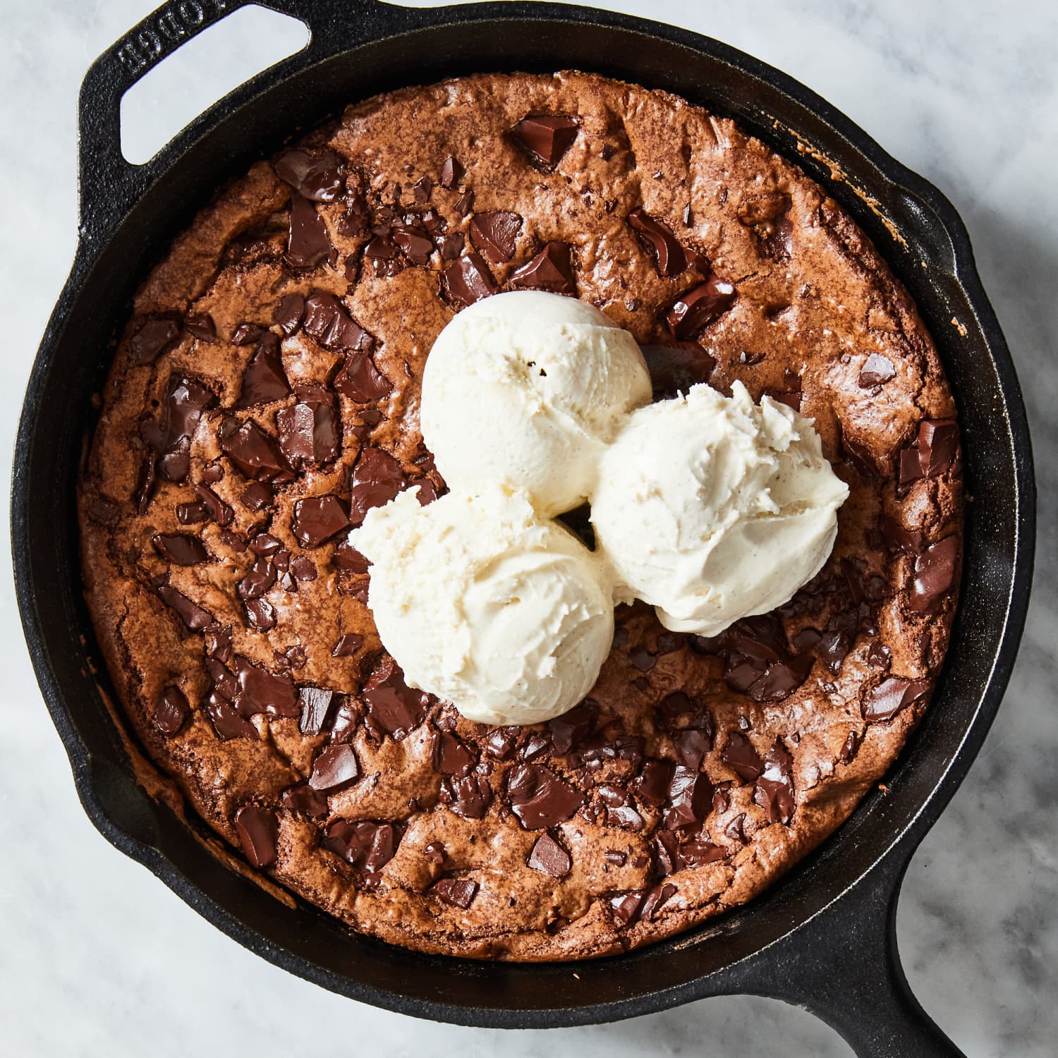 Half Brownie and Half Cookie, Includes Cast Iron Skillet