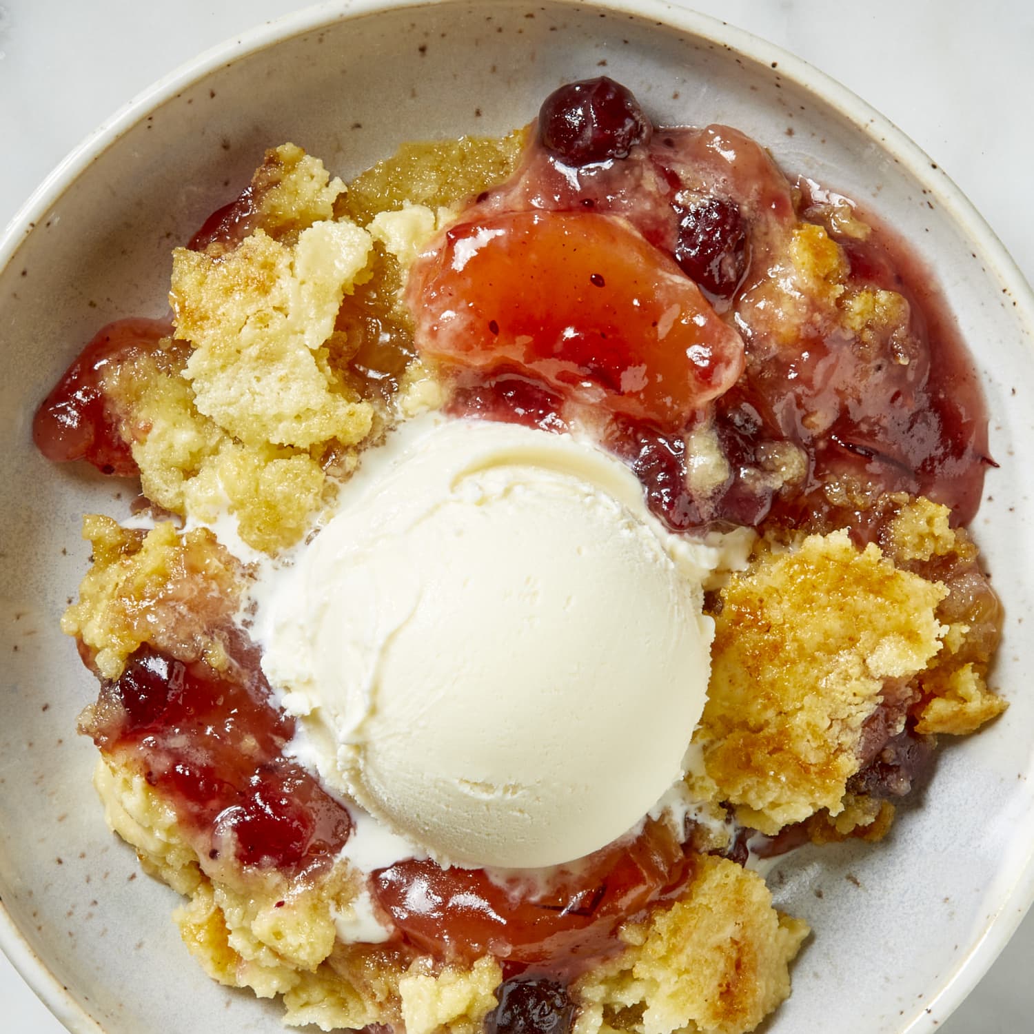 Apple Cranberry Dump Cake Recipe: Simple & Delicious Dessert