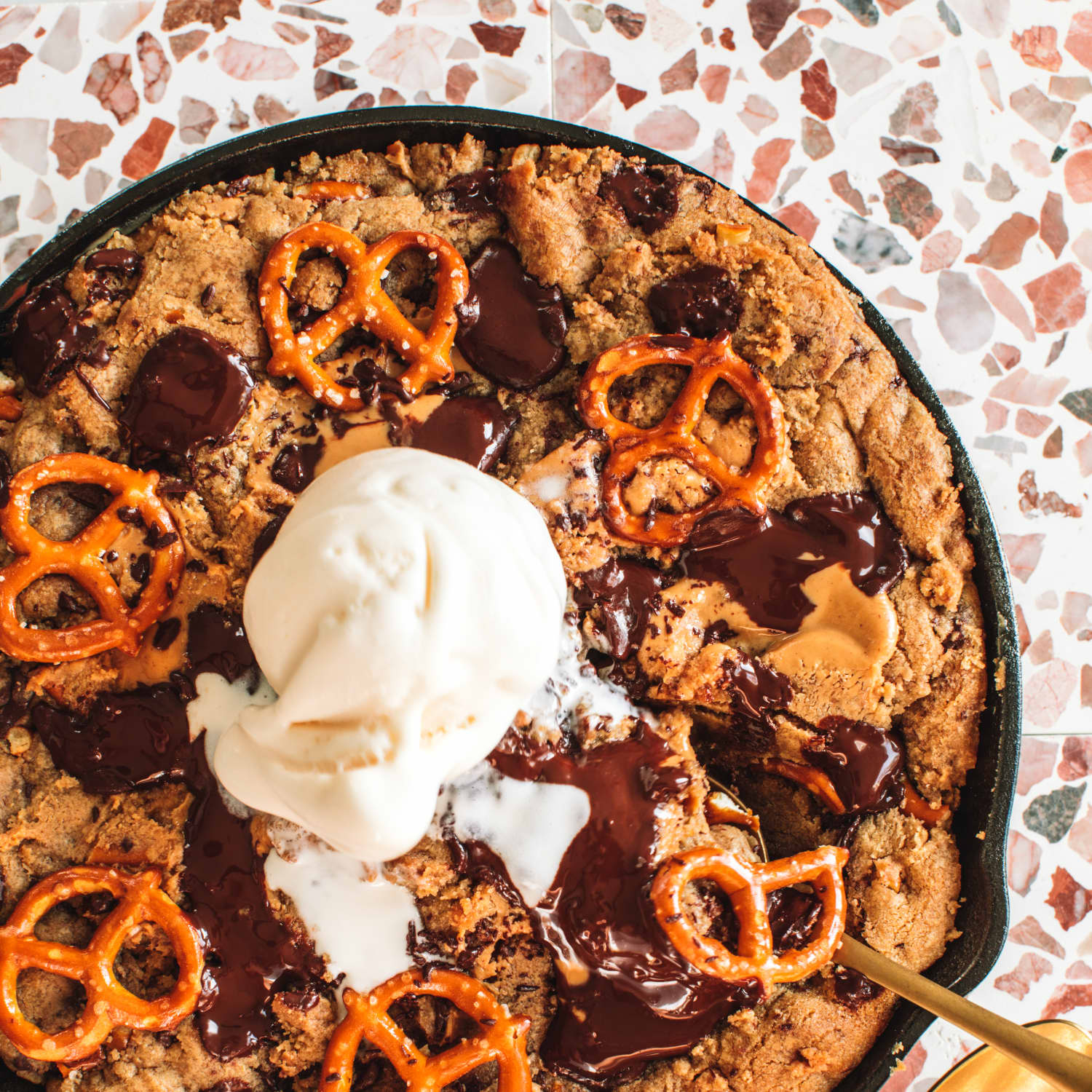 Family Chocolate Chip Skillet Cookie Recipe (Video) - Gluesticks Blog