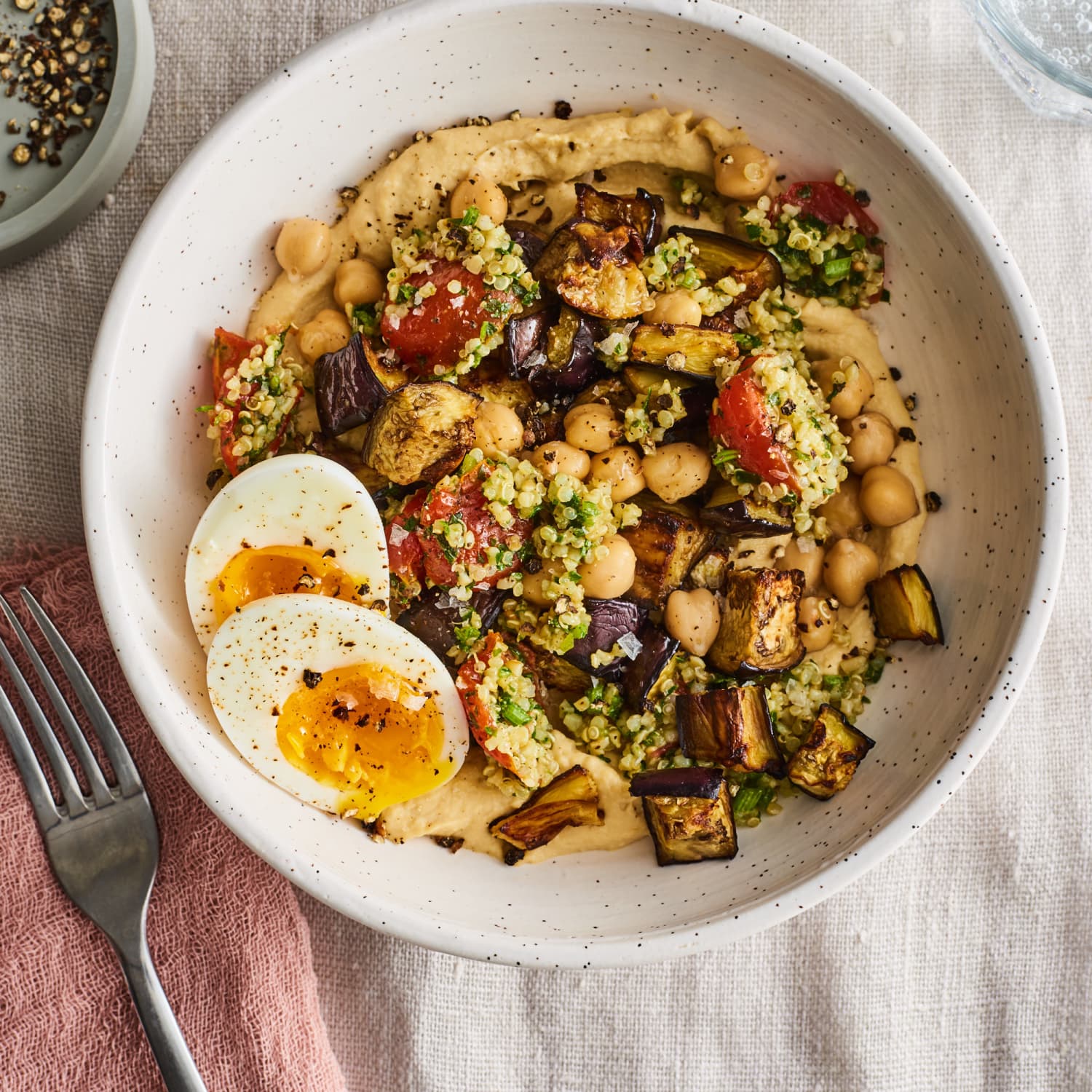 Mediterranean Hummus Bowl {Vegan Freindly} - FeelGoodFoodie