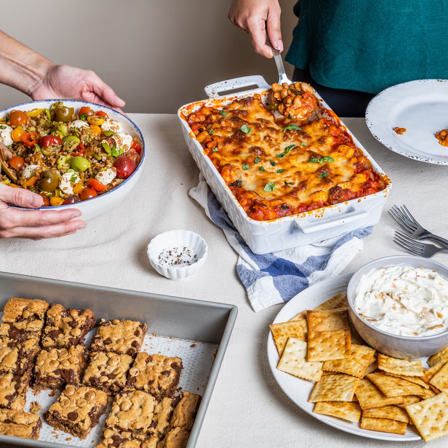 How to Host a Potluck, According to Experts