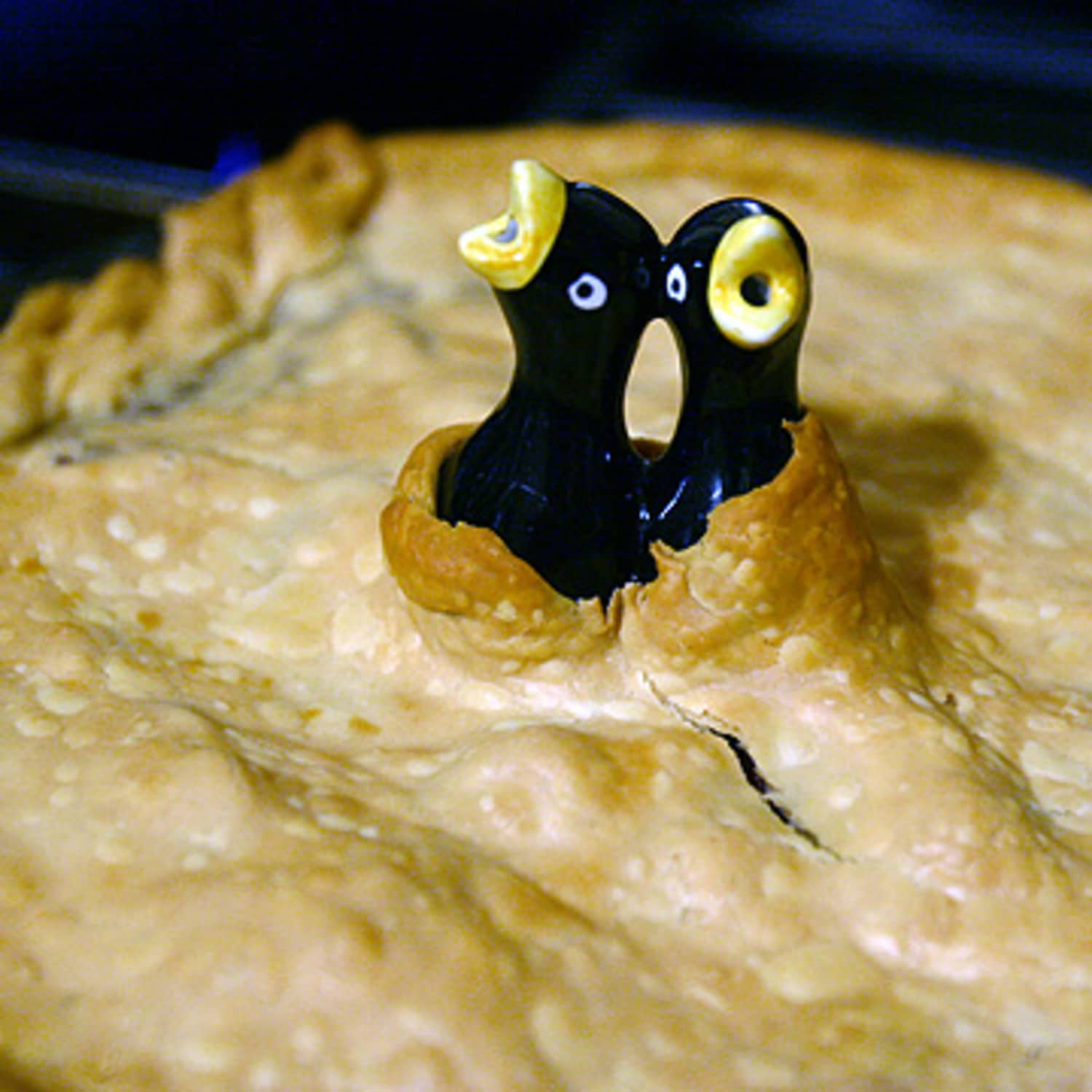 Vintage black bird pie vent blackbird pie funnel pie steam vent Cooking Utensils & Gadgets