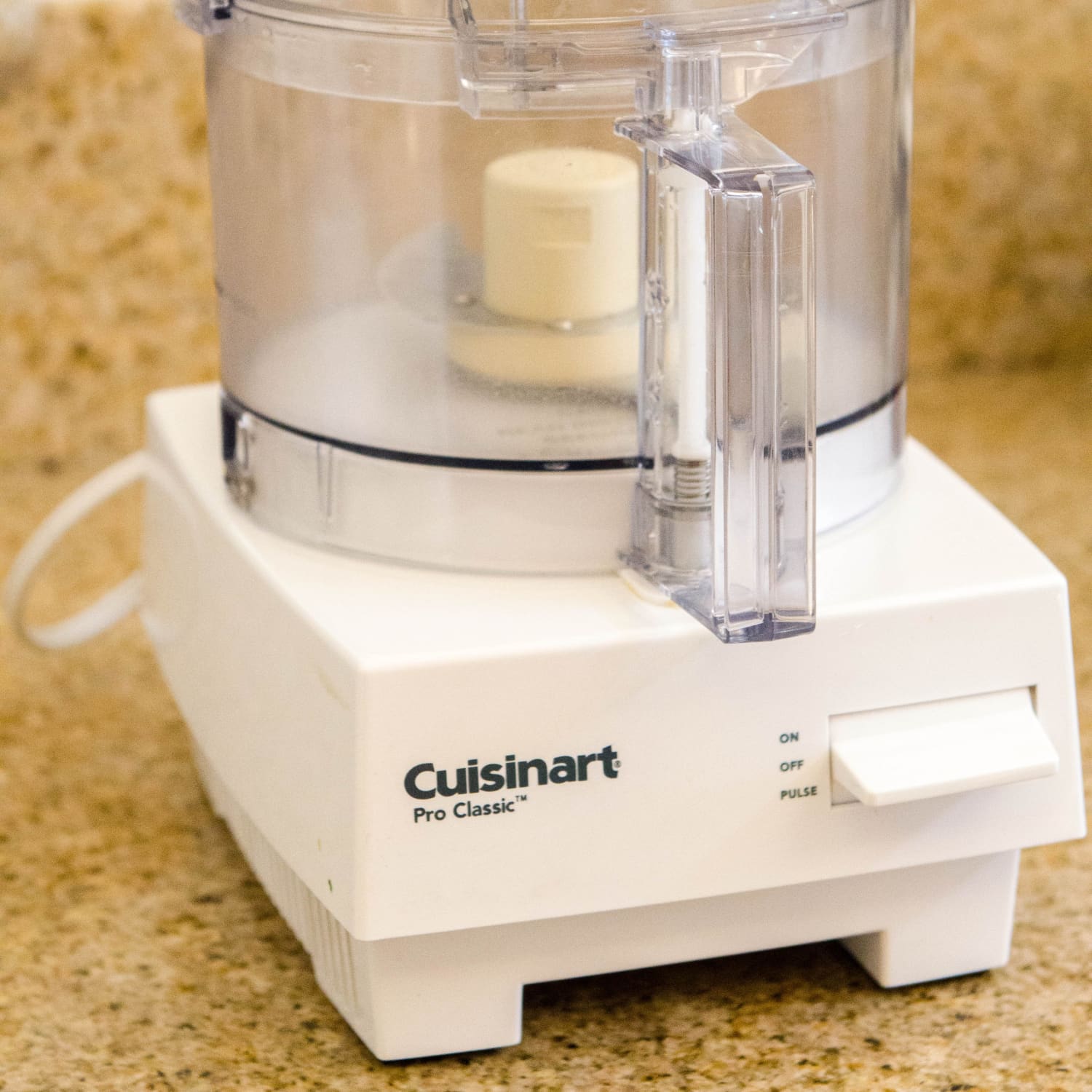 How to Clean a Food Processor in 4 Steps