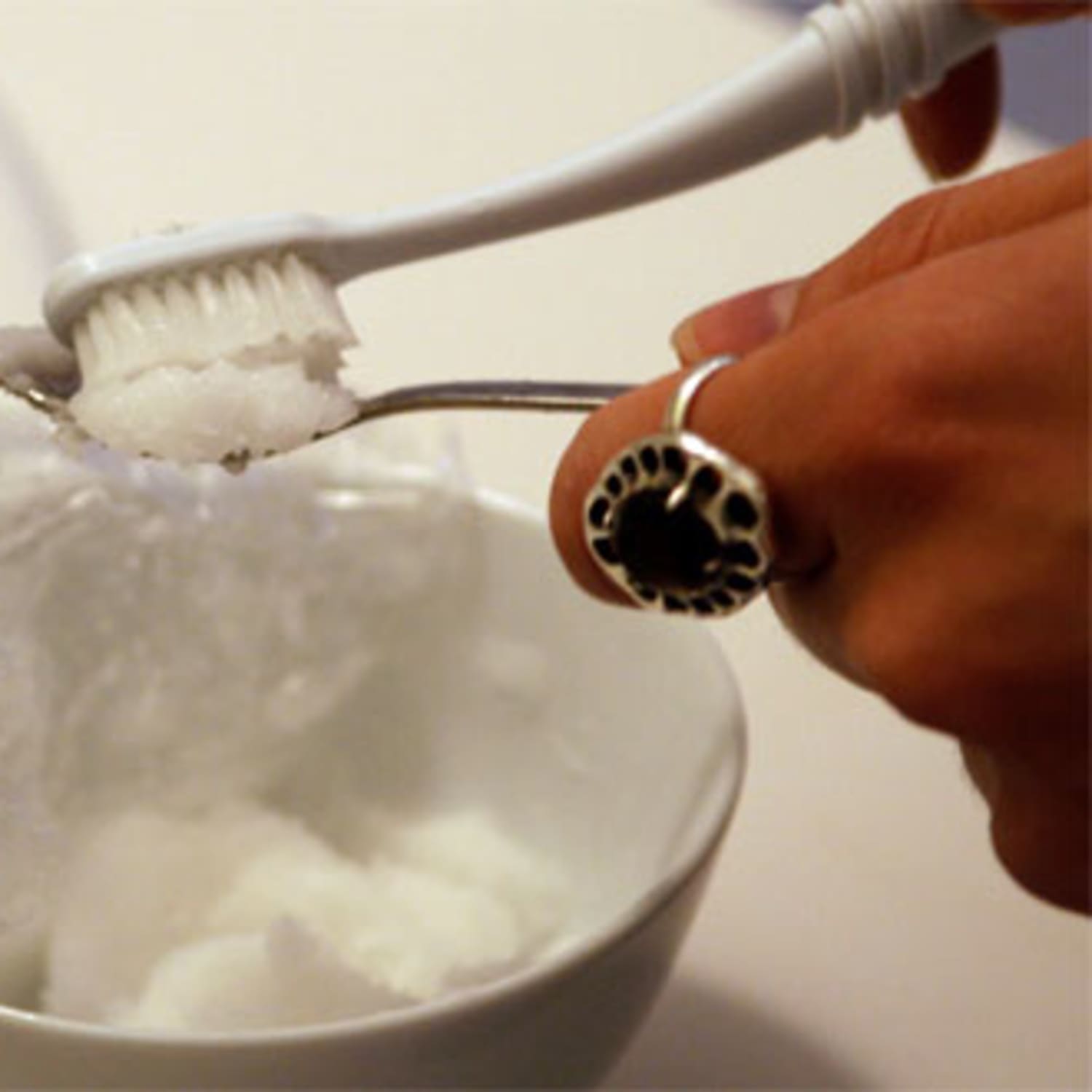 DIY Recipe: Baking Soda Toothpaste | Kitchn