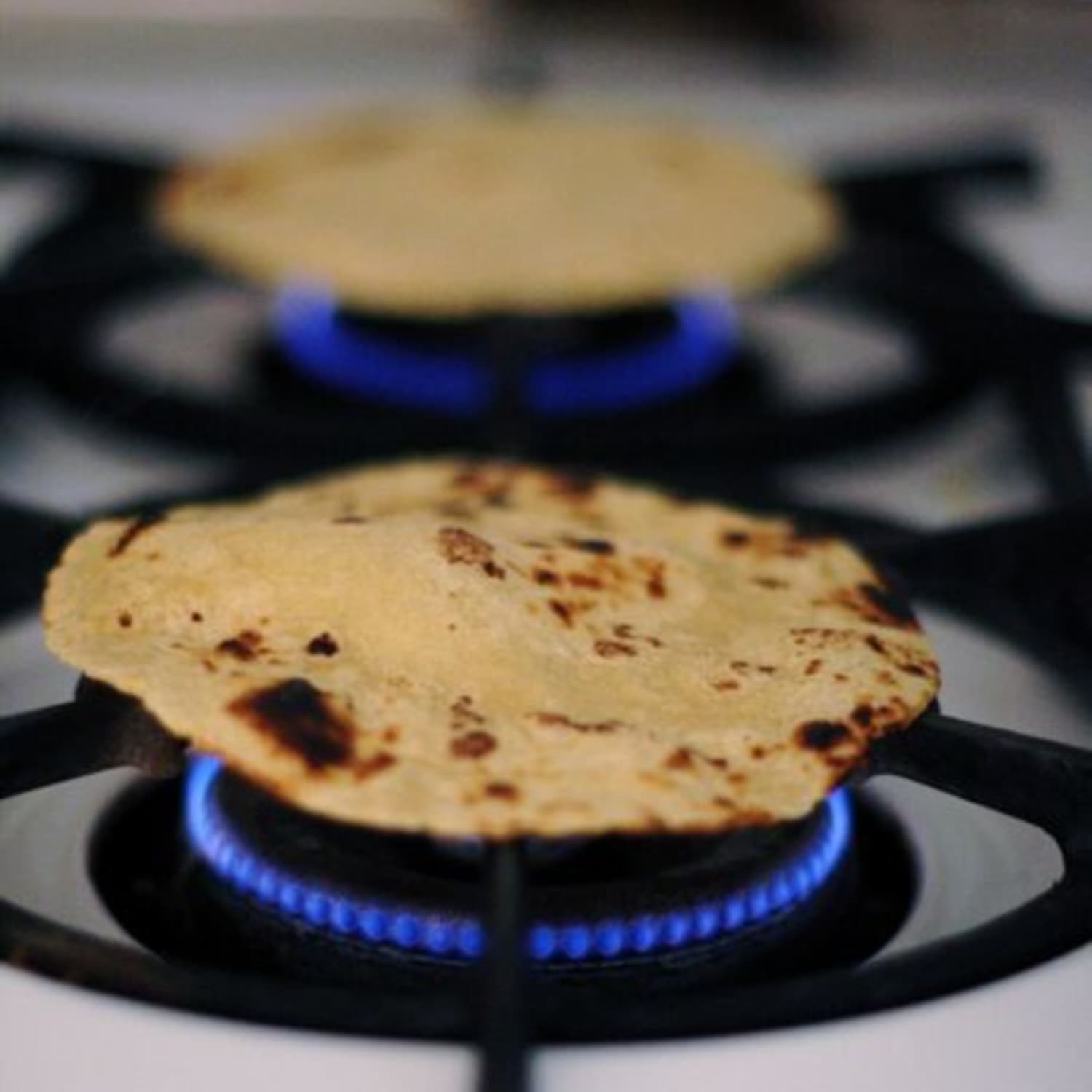 How to Use a Comal to Heat Tortillas - Delishably