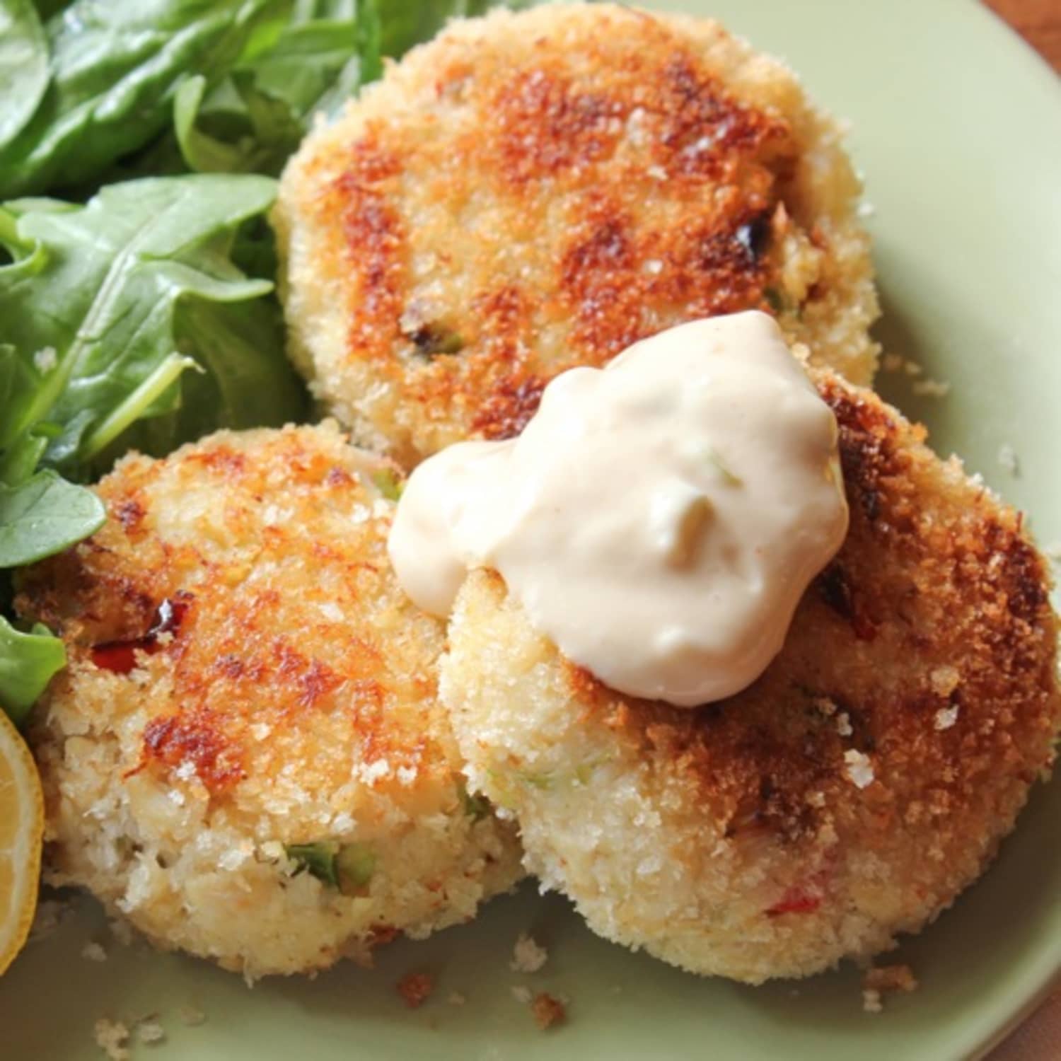 Keto Lump Crab Cakes Recipe with Horseradish Dip