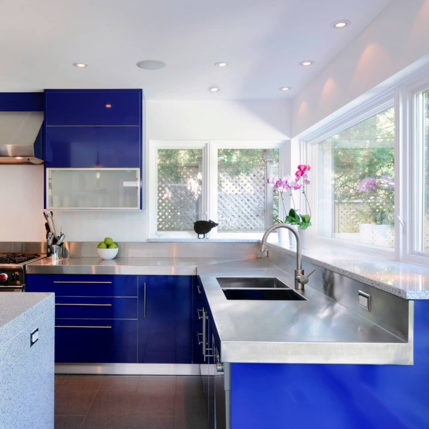 Look We Love 10 Kitchens With Blue Cabinets Kitchn