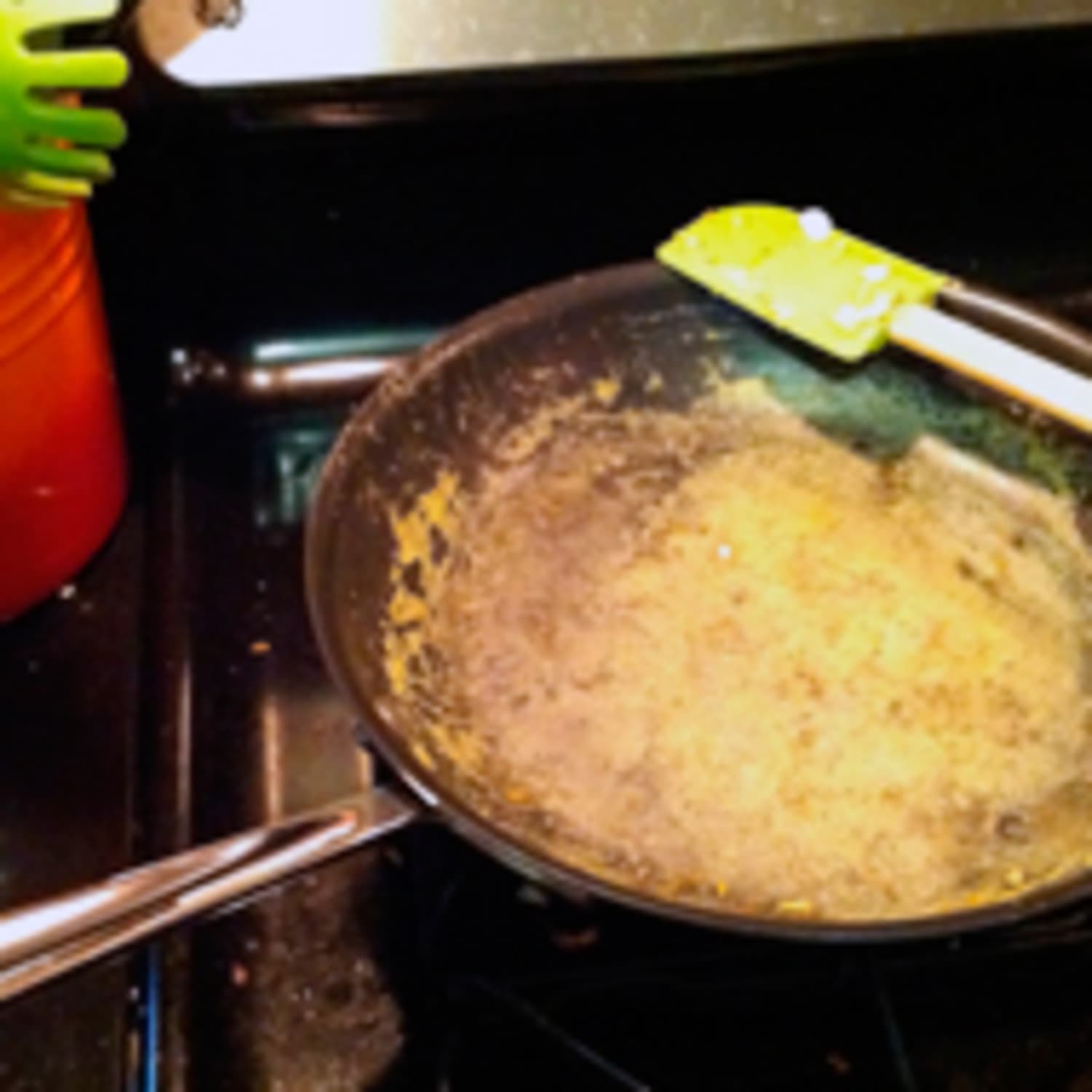 How to clean scrambled egg off non-stick pan? : r/CleaningTips