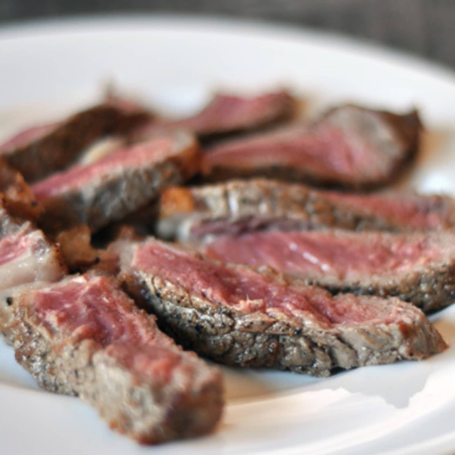 The Right Way To Adjust Oven Racks When Broiling A Cut Of Meat