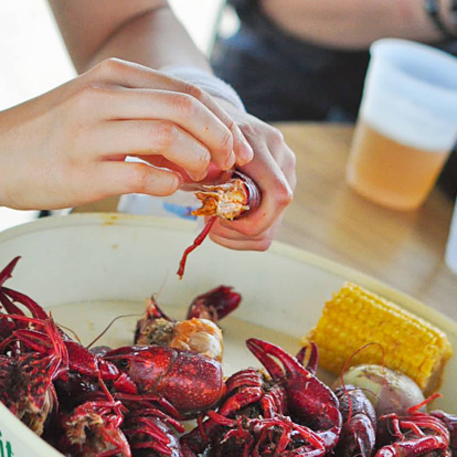 If you eat crawfish (NOT… CRAYfish, for Go's sake!), what is your personal  method of peeling and eating (not cooking)? - Quora