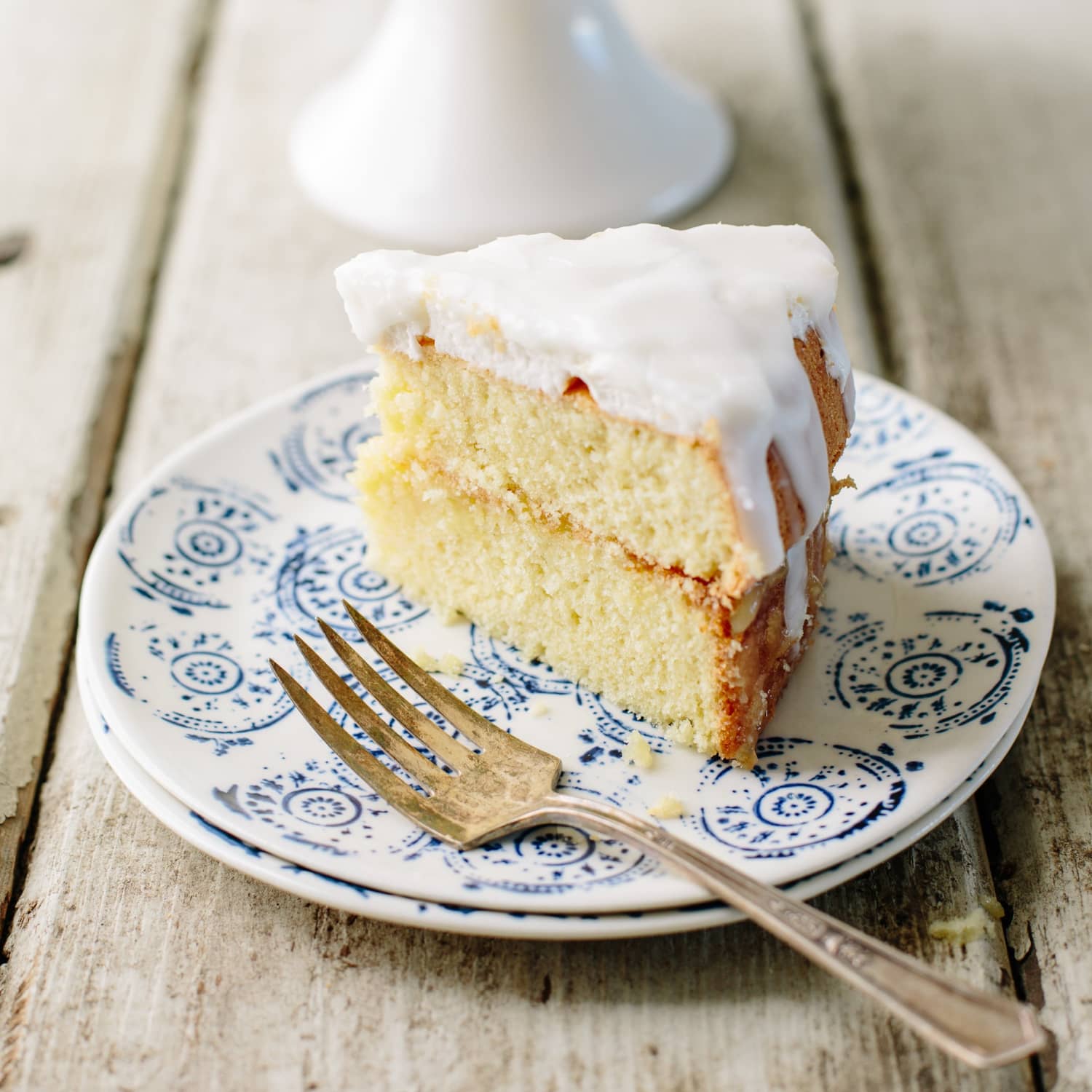 Recipe Donal Skehan S Lemon Marshmallow Cake Kitchn