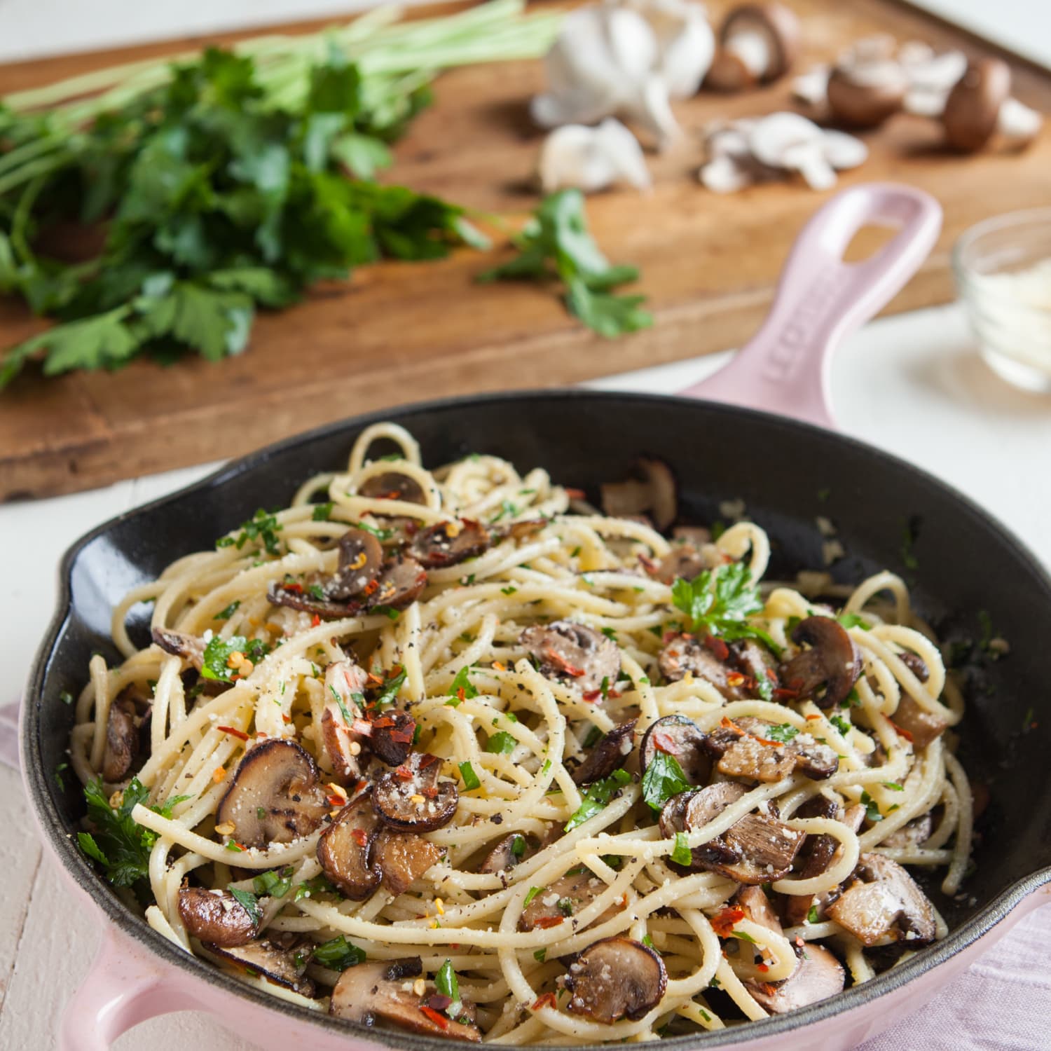 Recipe Easy Mushroom And Garlic Spaghetti Kitchn