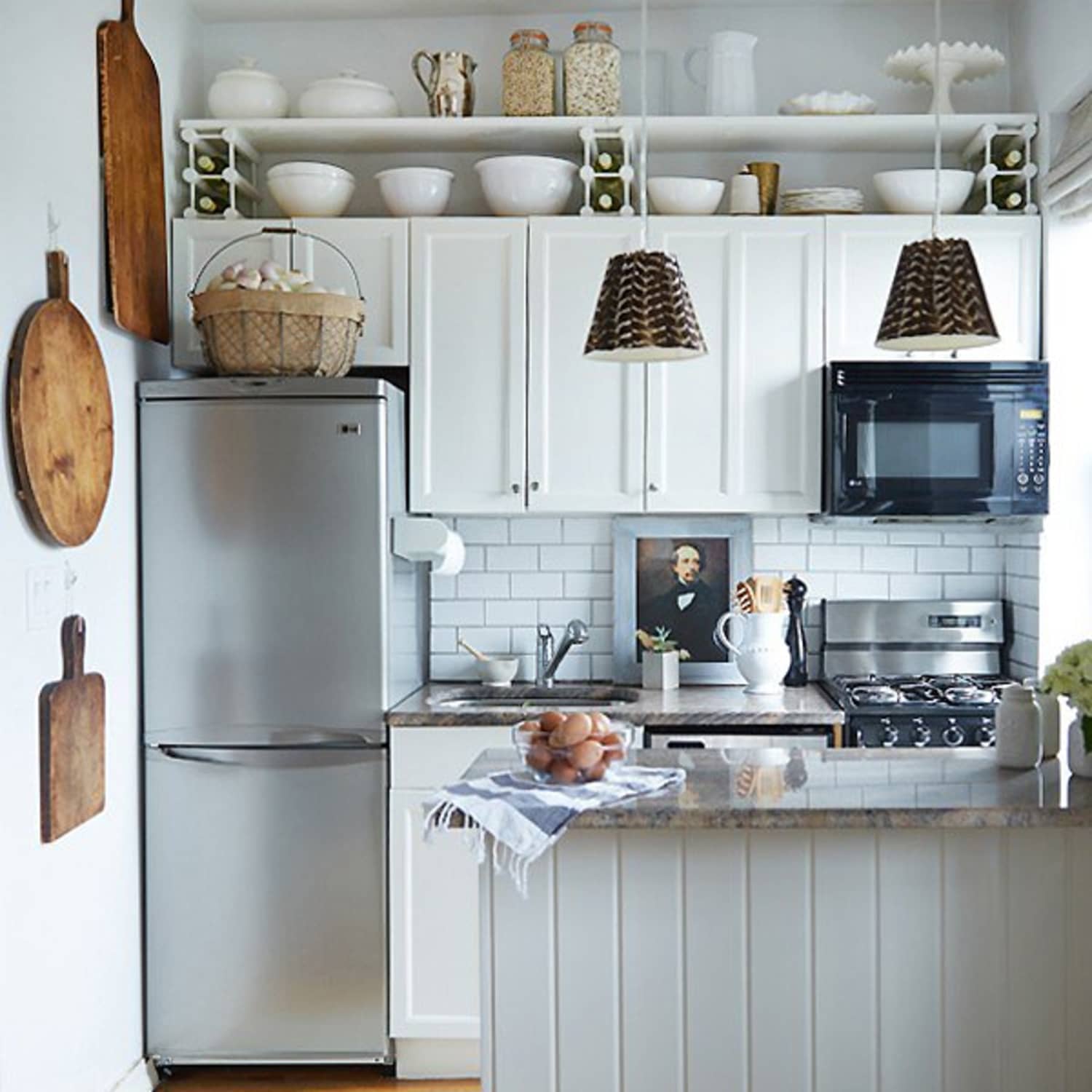Maximize Your Small Kitchen Space with These 7 Tools