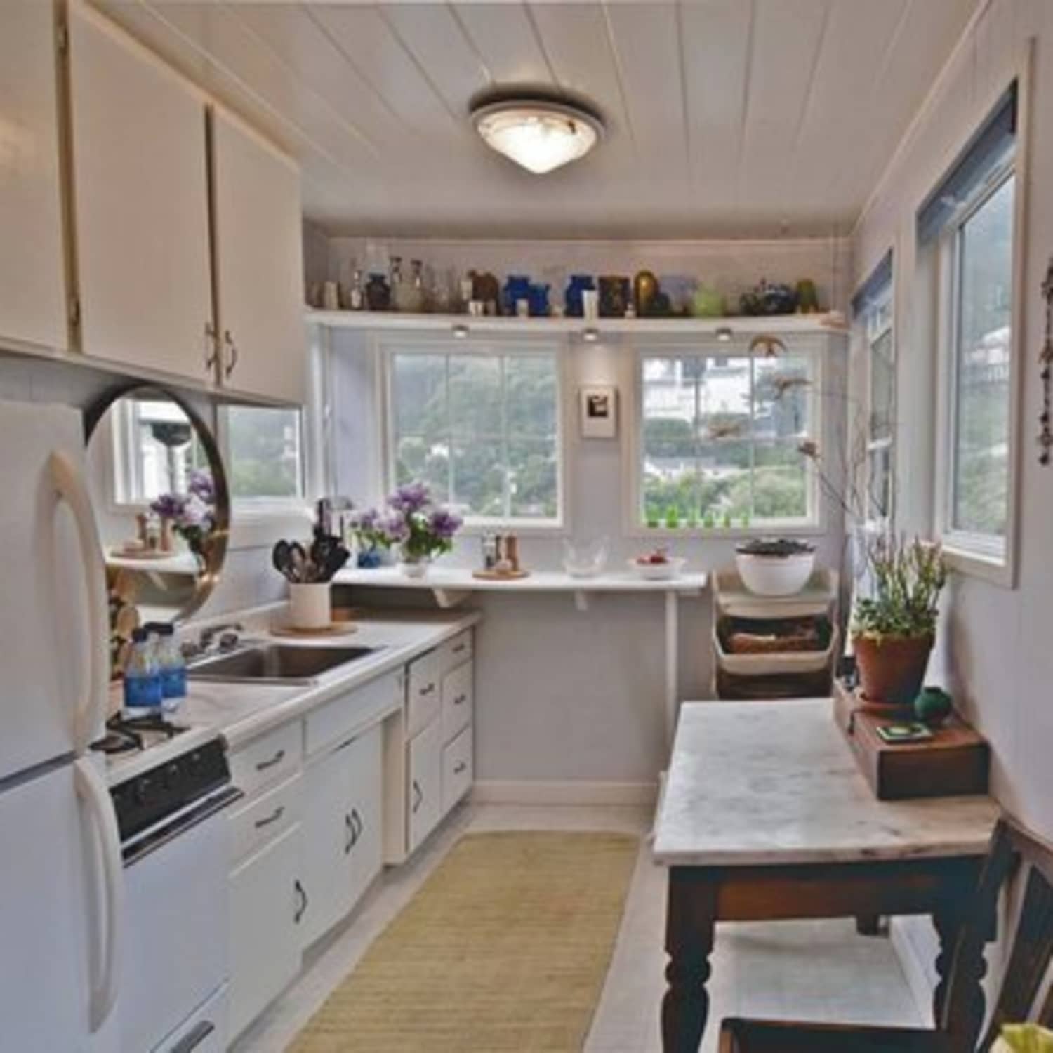 18 Small Kitchens with Style   Apartment Therapy