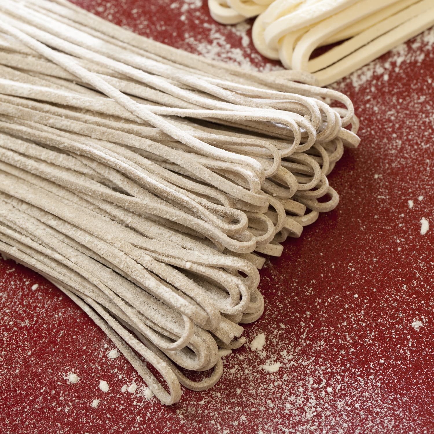What S The Difference Between Udon And Soba Noodles Kitchn