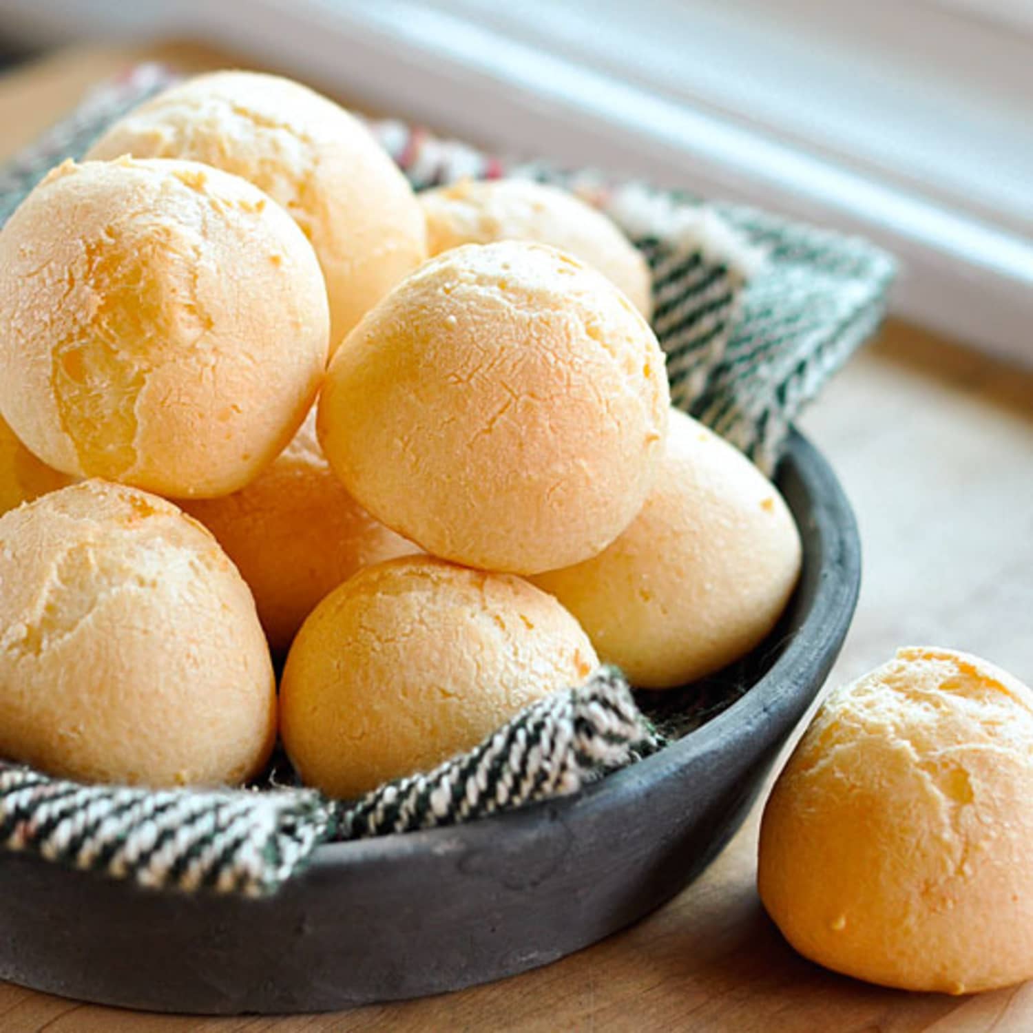 How to Make Brazilian Cheese Bread  Easy Pão de Queijo Recipe 