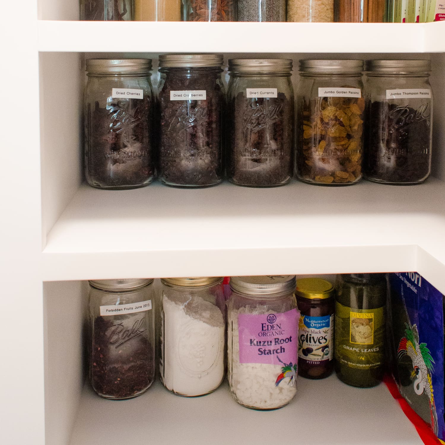 Zero Waste Kitchen: Glass jars in the pantry  Kitchen jars storage,  Kitchen jars, Eco kitchen