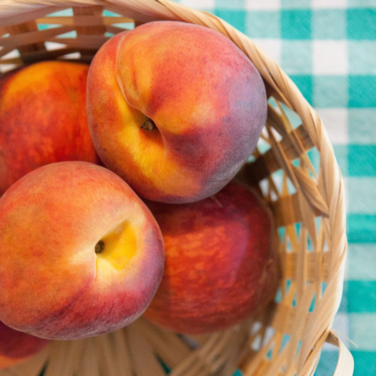 How to Tell if a Peach is Ripe